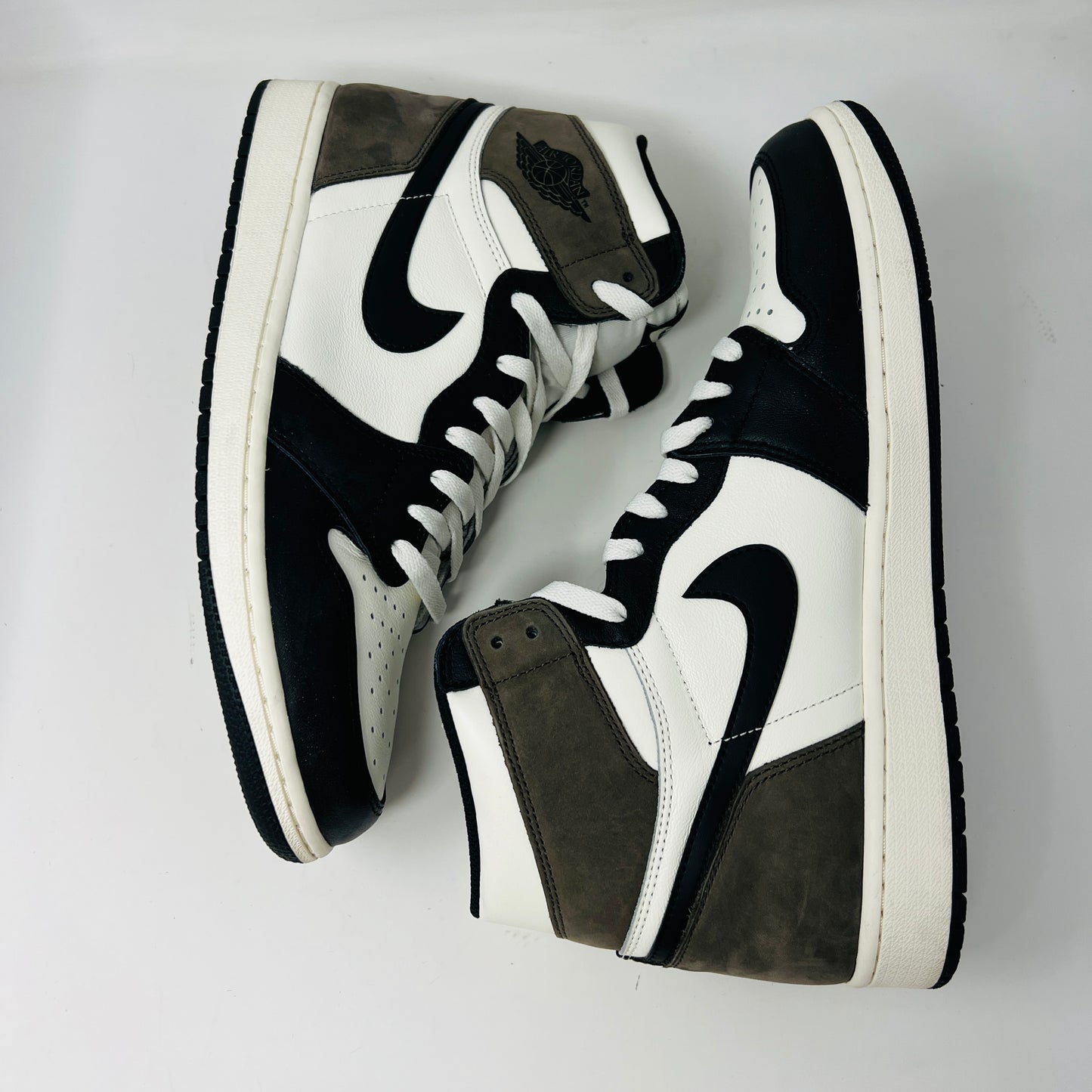 Jordan 1 Retro High Dark Mocha