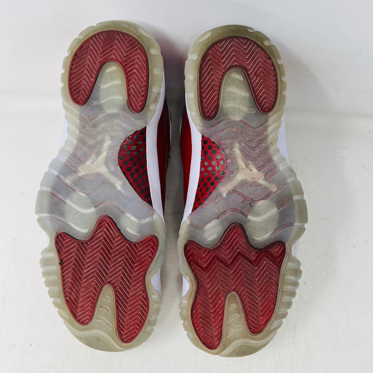 Jordan 11 Retro Cherry (2022)