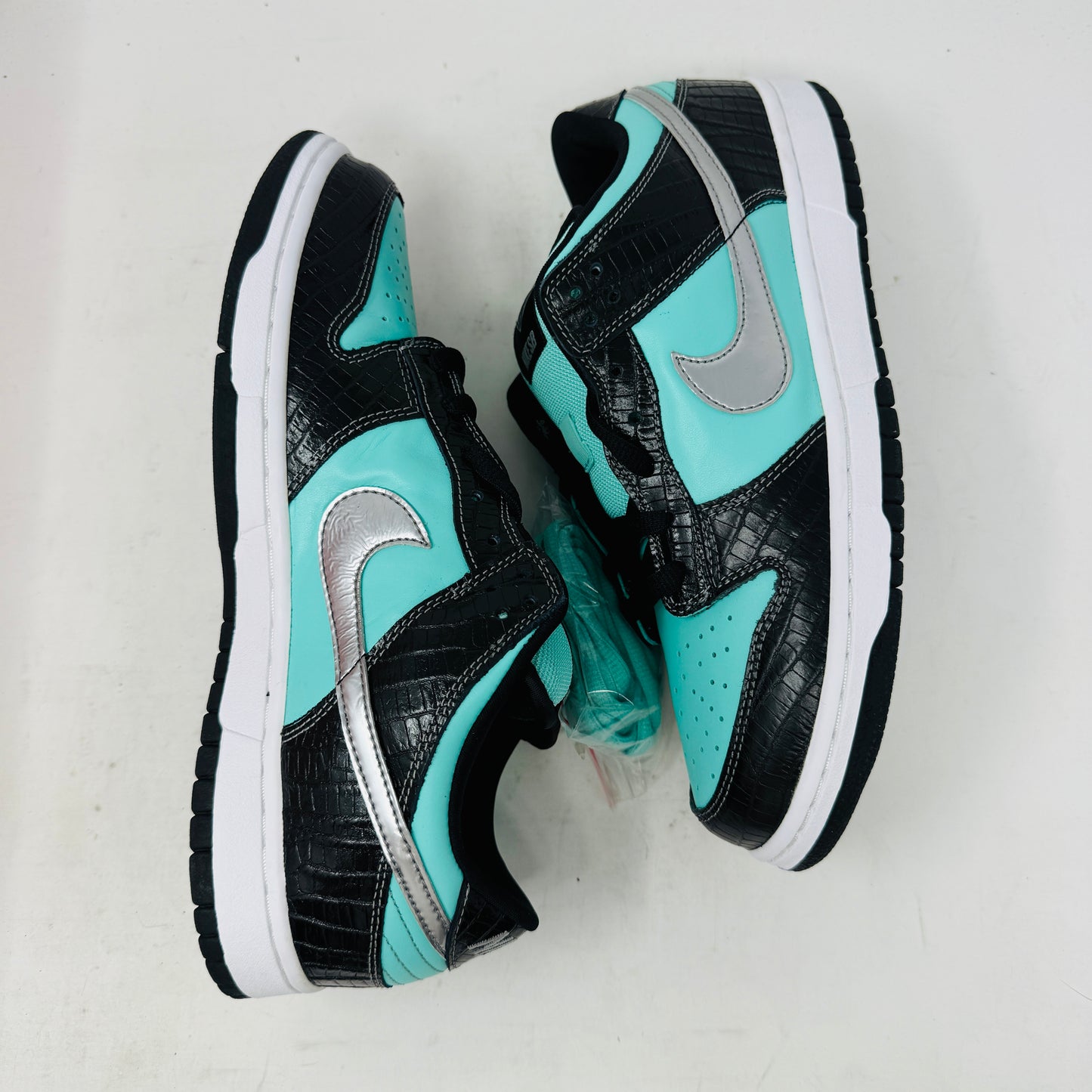 Nike SB Dunk Low Diamond Supply Co.