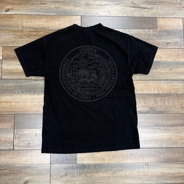 Hidden Peace Plate 01 Geisha Faded Black Tee