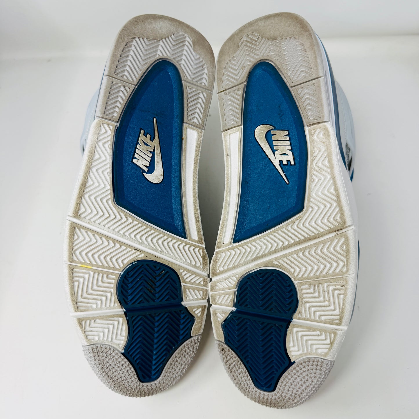 Jordan 4 Retro Military Blue (2024)