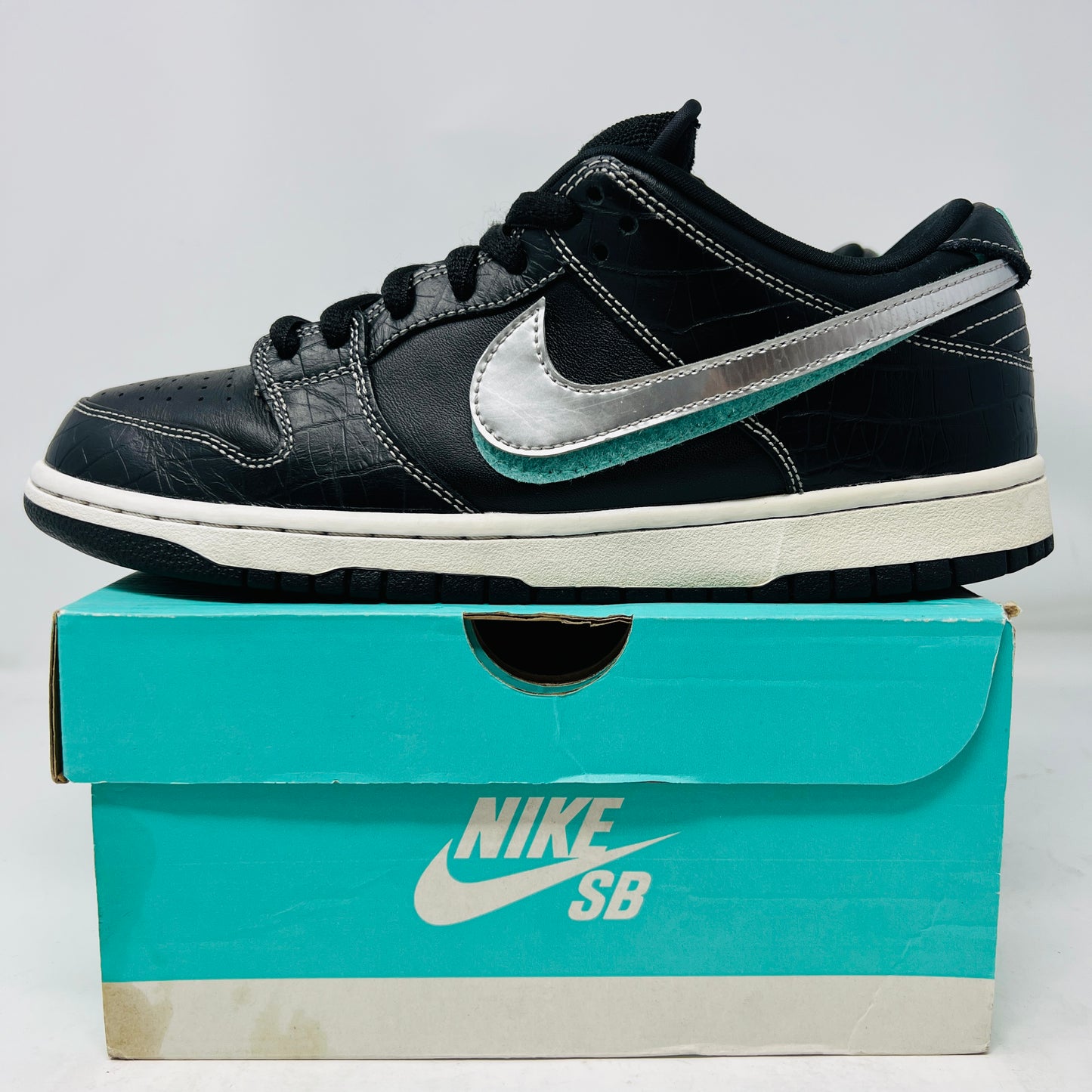 Nike SB Dunk Low Diamond Supply Co. Black Diamond