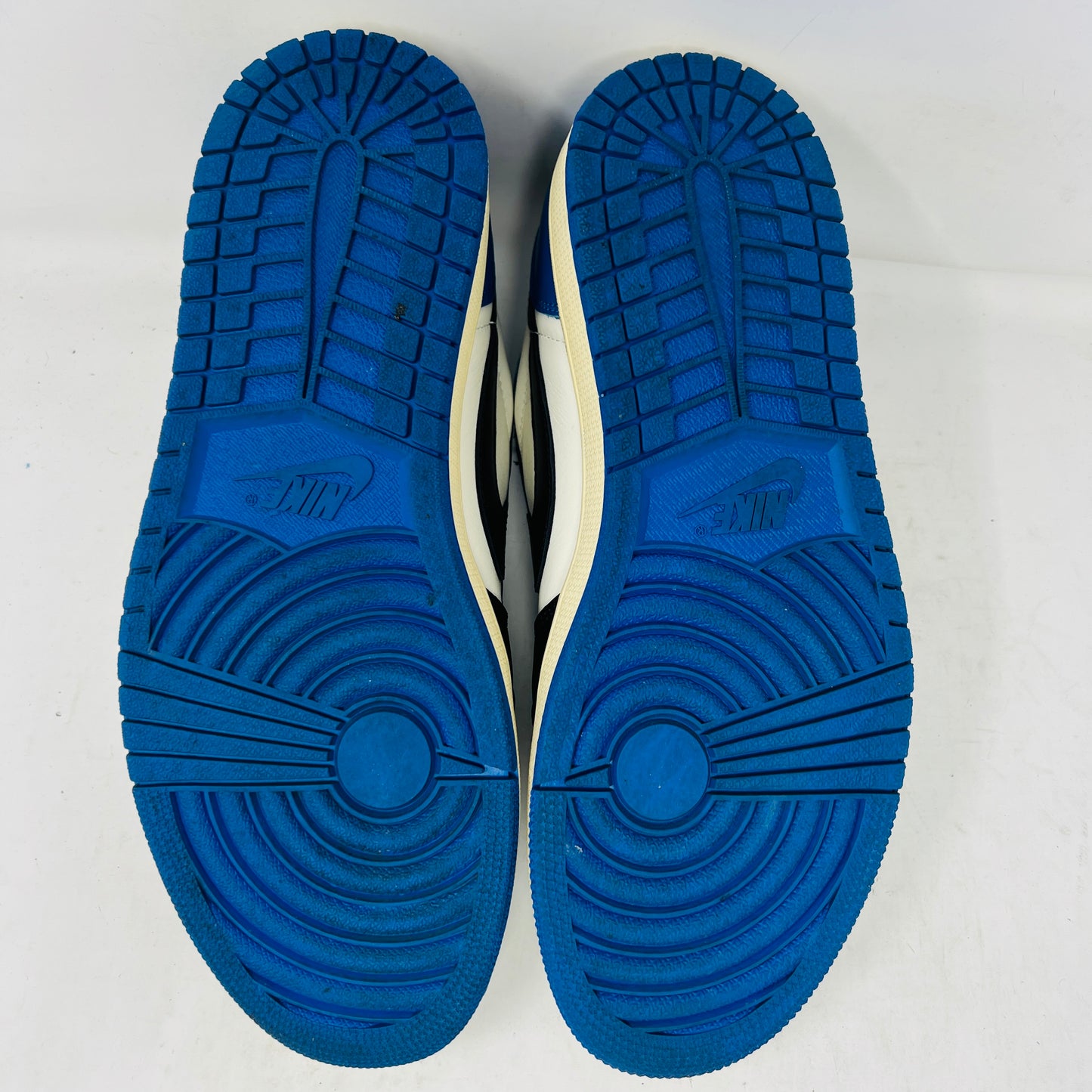 Jordan 1 Retro Low OG SP Fragment x Travis Scott