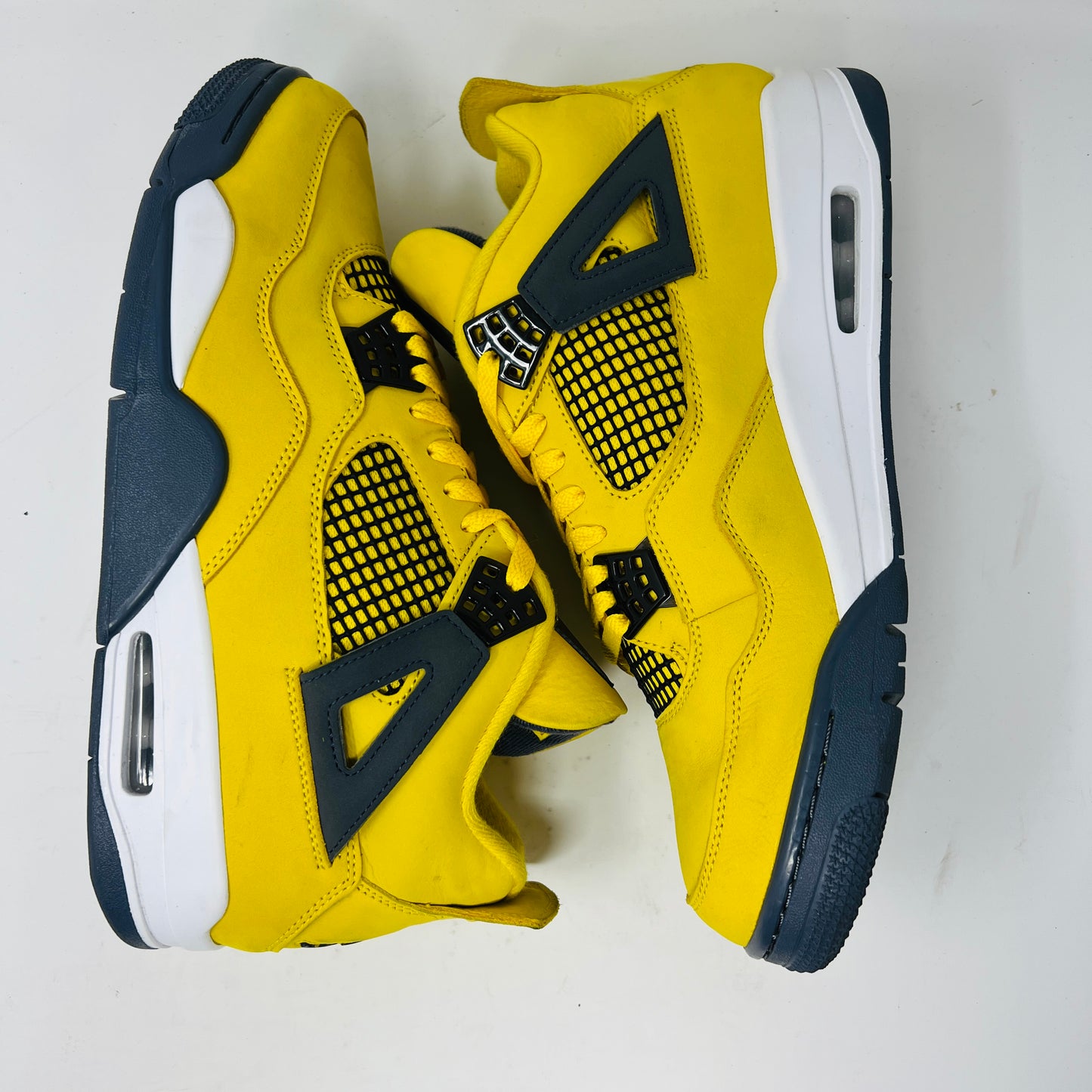 Jordan 4 Retro Lightning (2021)