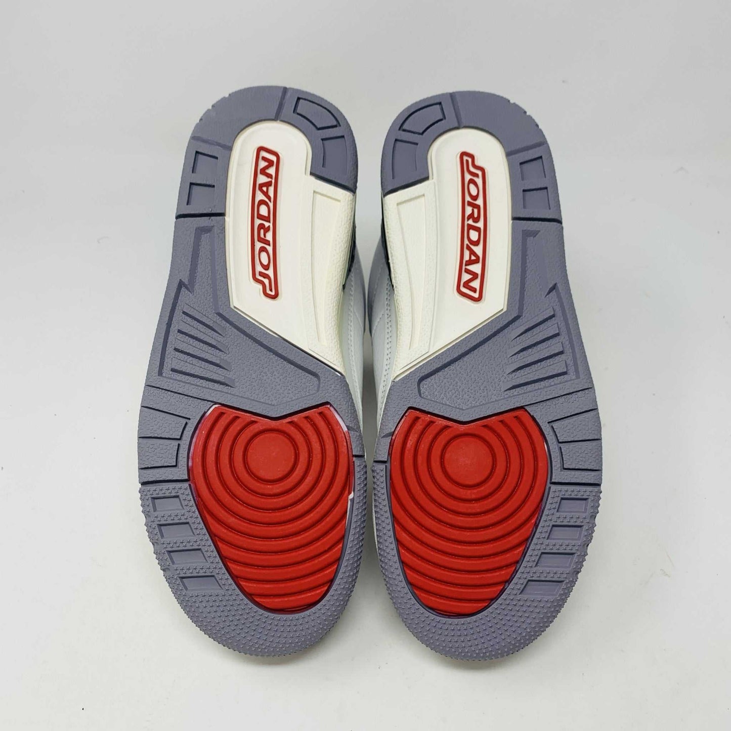 Jordan 3 White Cement Reimagined GS sneakers, 2023 model, brand new condition, box in good condition.