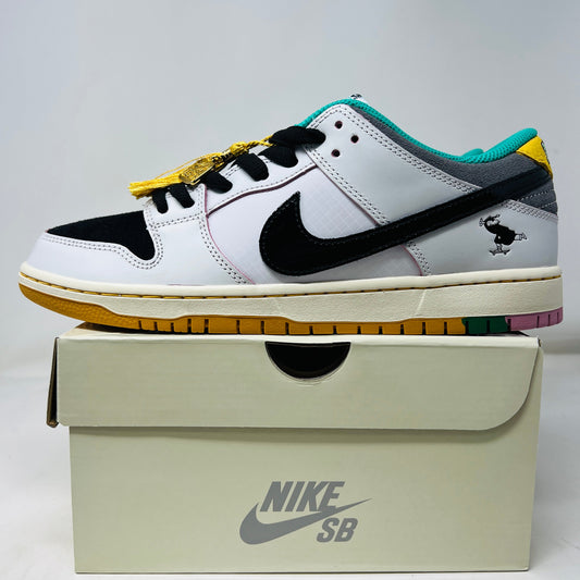 Nike SB Dunk Low CSEF sneakers, brand new, displayed on a good condition box from 2025.