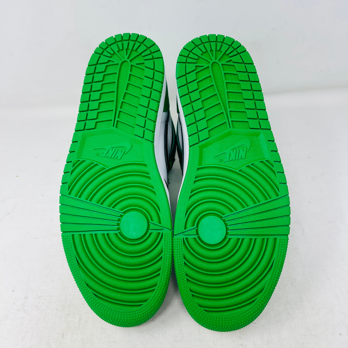 Jordan 1 Retro High OG Lucky Green