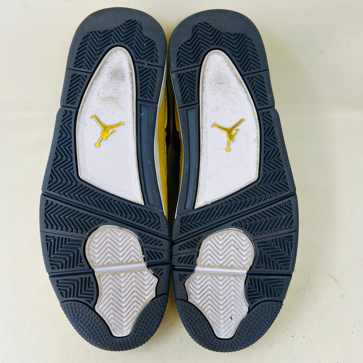 Jordan 4 Retro Lightning (2021)