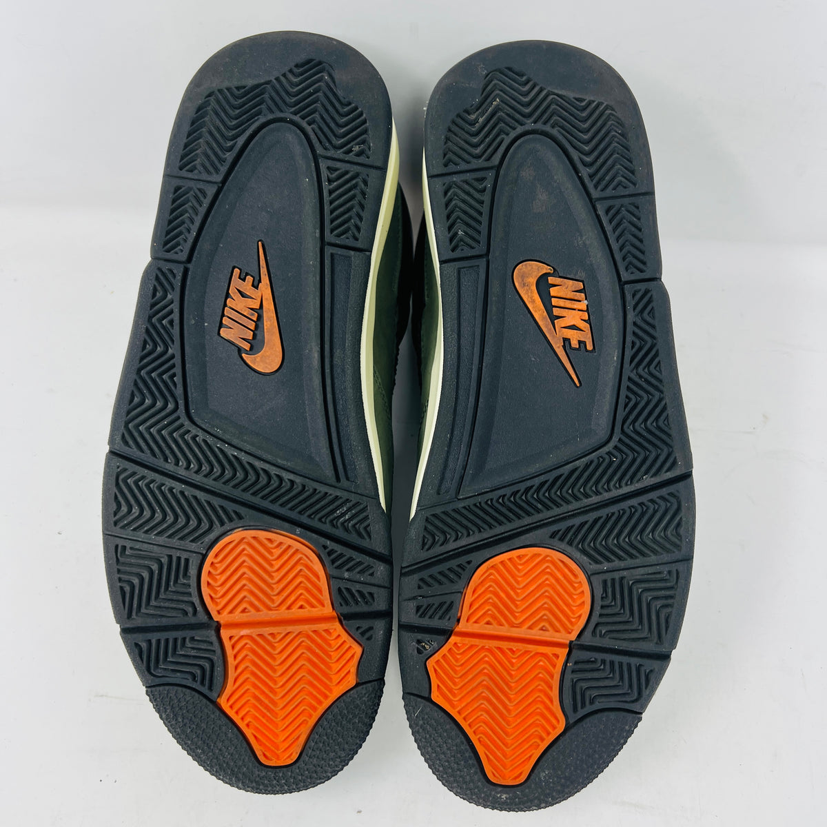 Jordan 4 Retro OG SP Undefeated (2025)