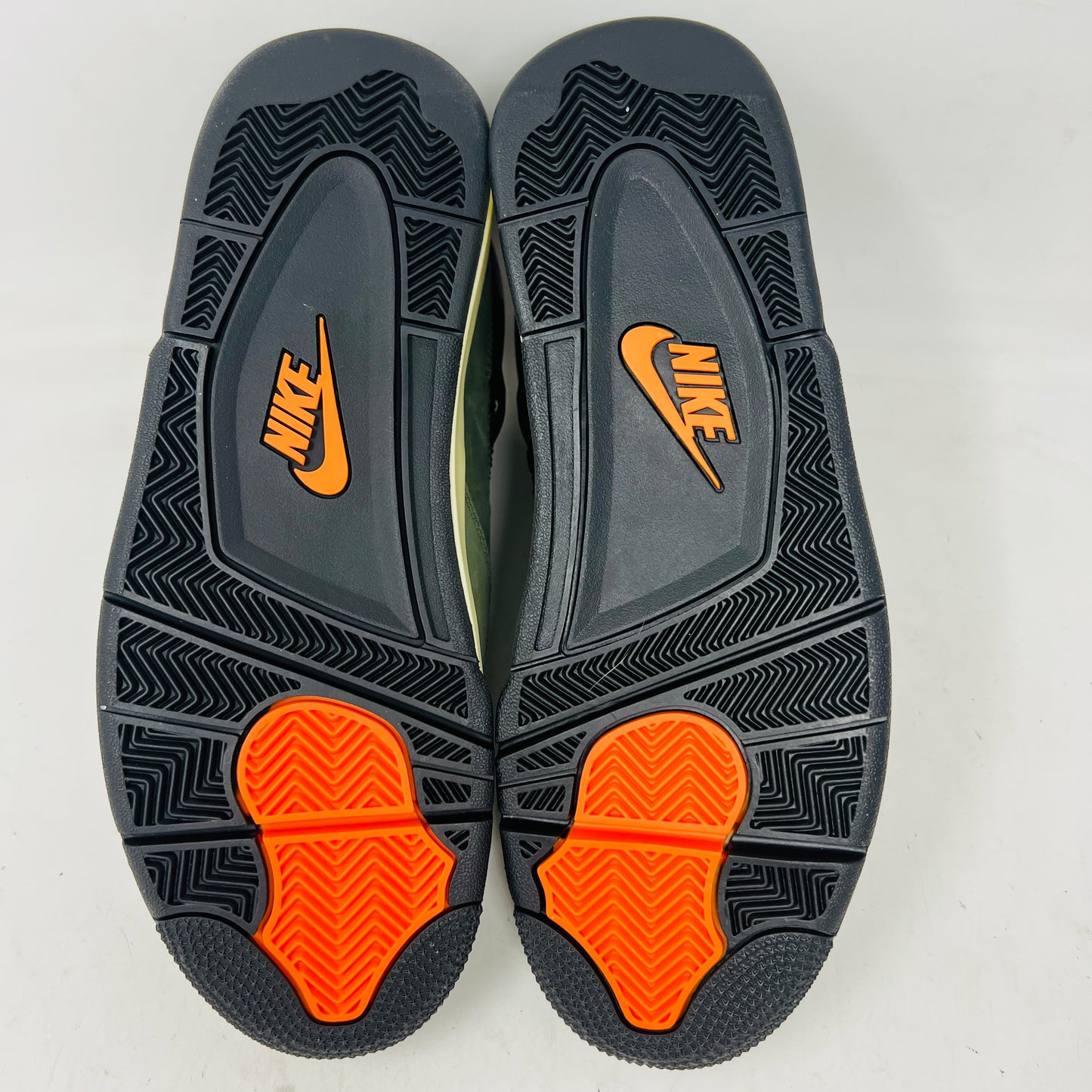 Jordan 4 Retro OG SP Undefeated (2025)