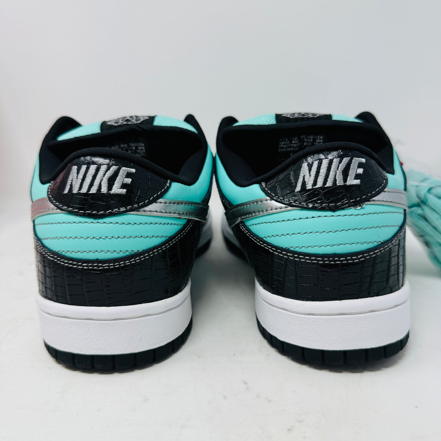Nike SB Dunk Low Diamond Supply Co.