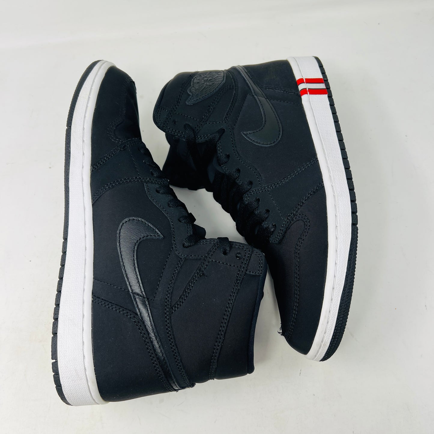 Jordan 1 Retro High Paris Saint Germain