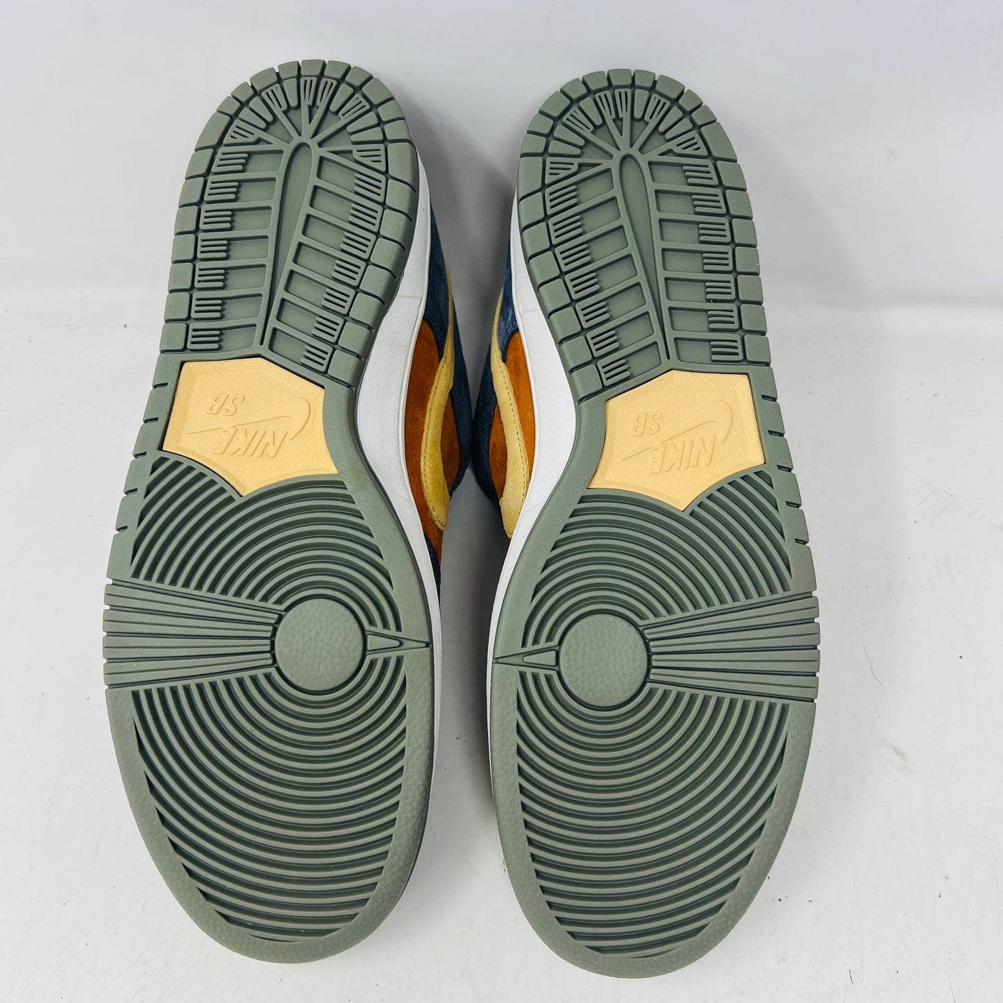 Nike SB Dunk Low Light Carbon Monarch