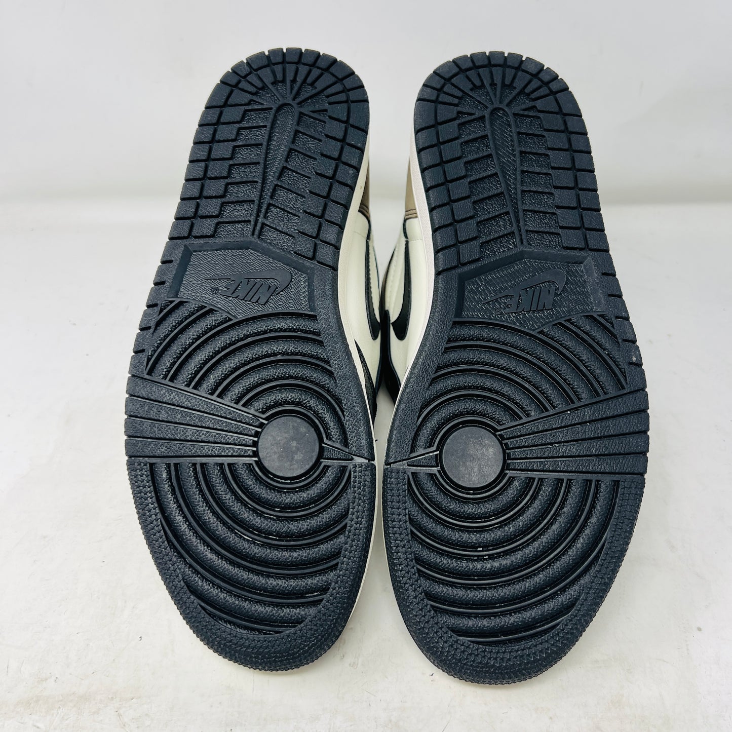 Jordan 1 Retro High Dark Mocha