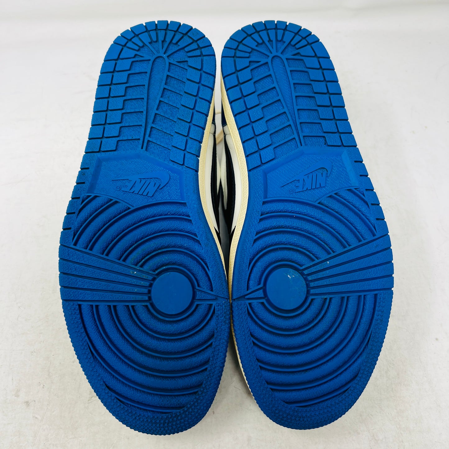 Jordan 1 Retro Low OG SP Fragment x Travis Scott