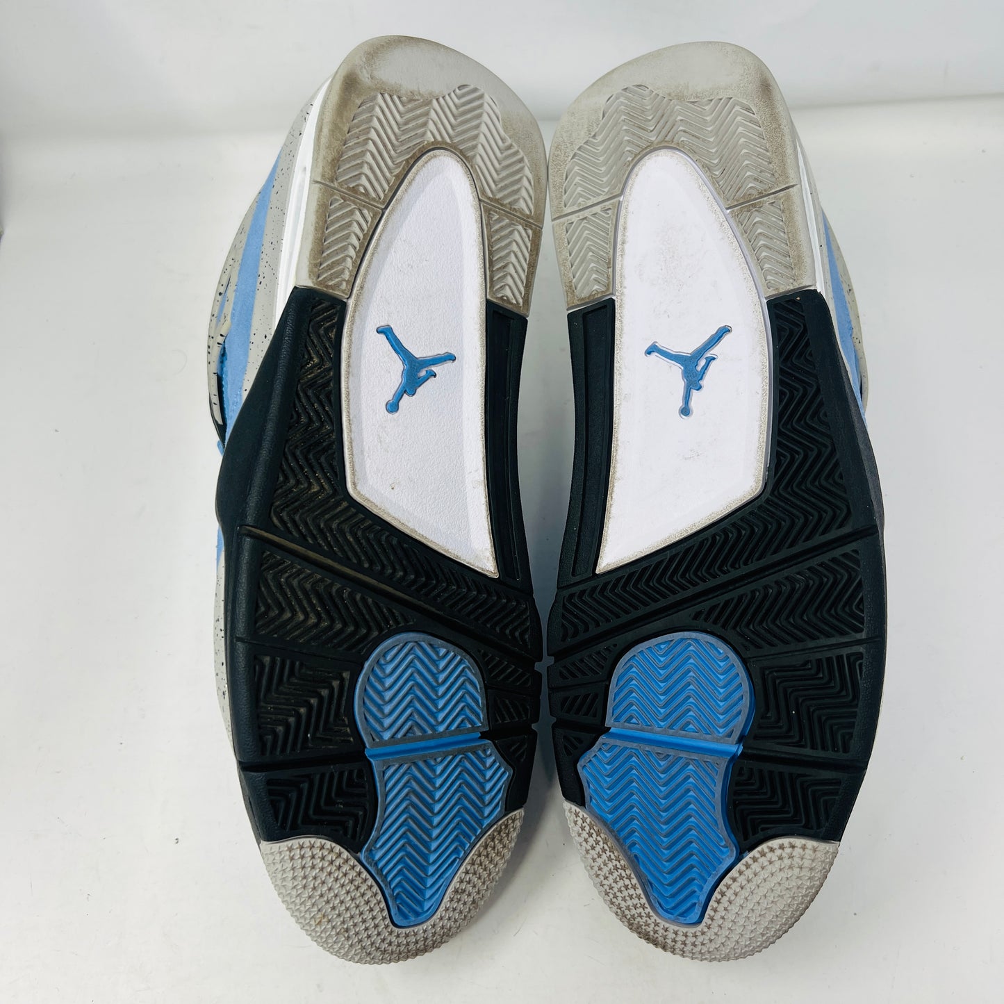 Jordan 4 Retro University Blue