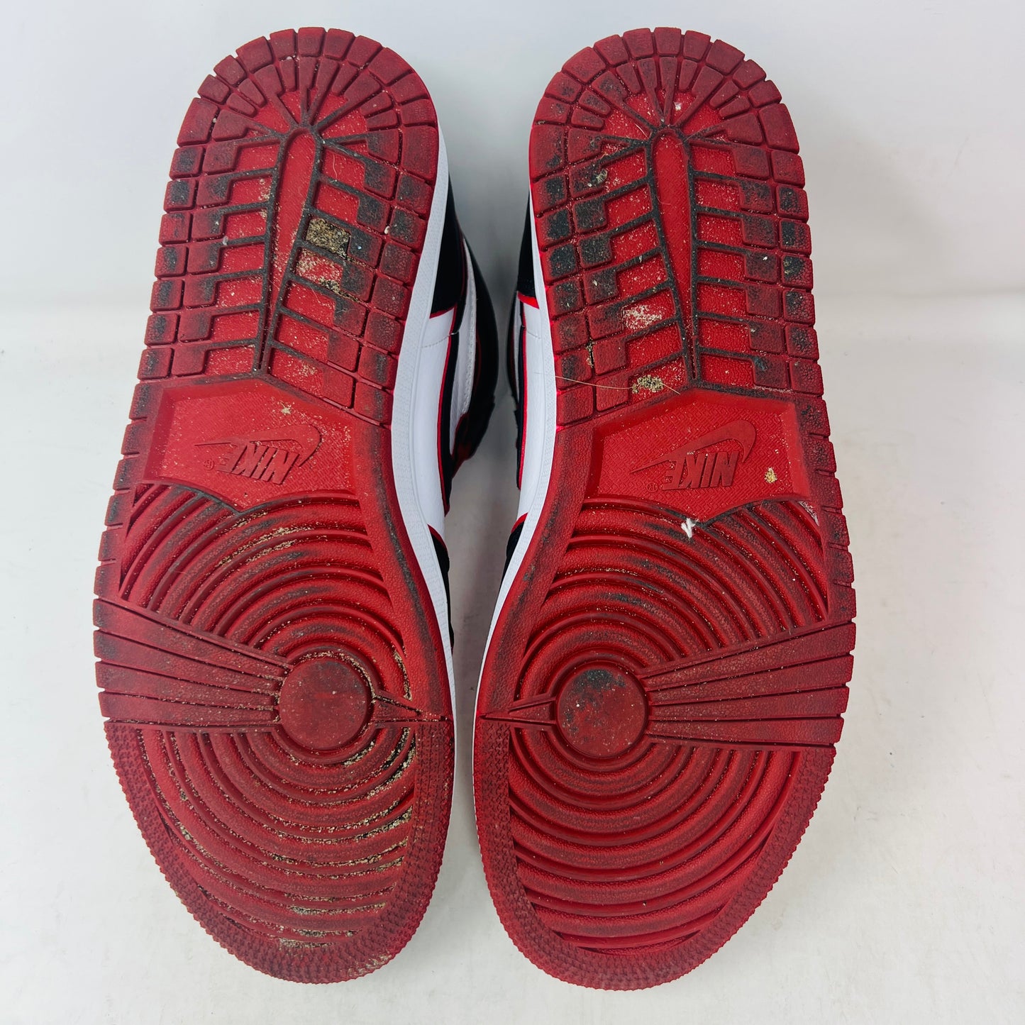 Jordan 1 Retro High Bloodline
