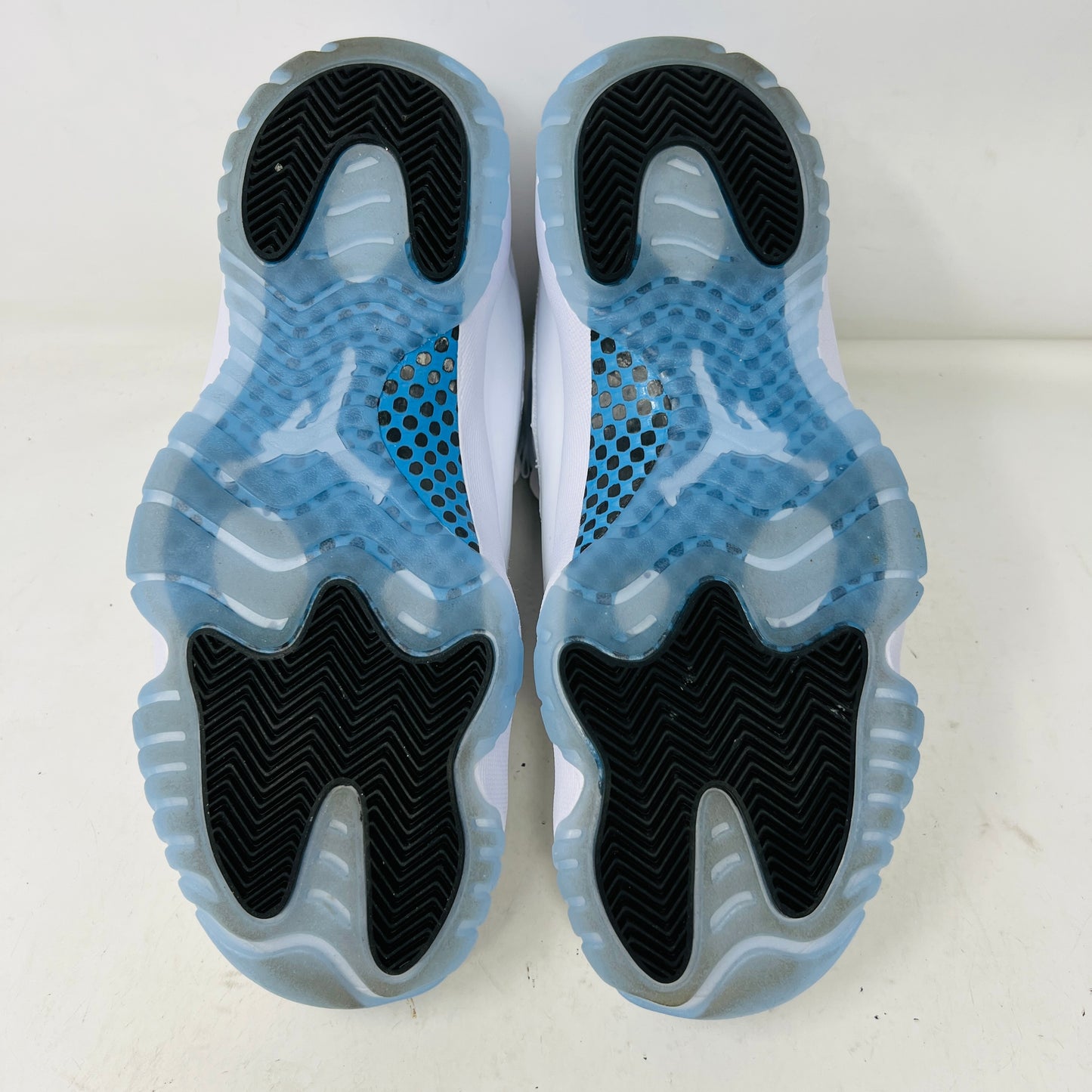 Jordan 11 Retro Legend Blue (2024)