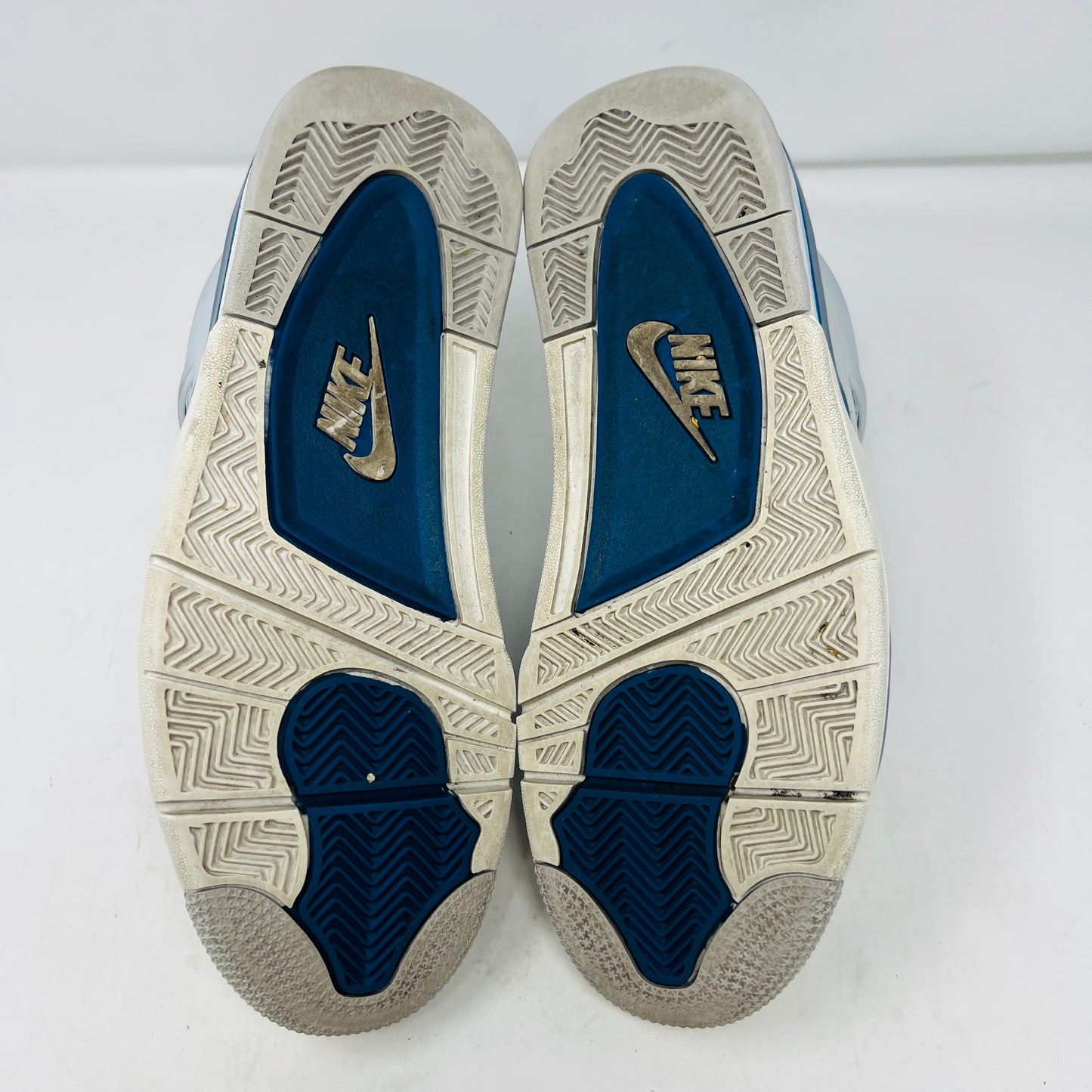 Jordan 4 Retro Military Blue (2024)