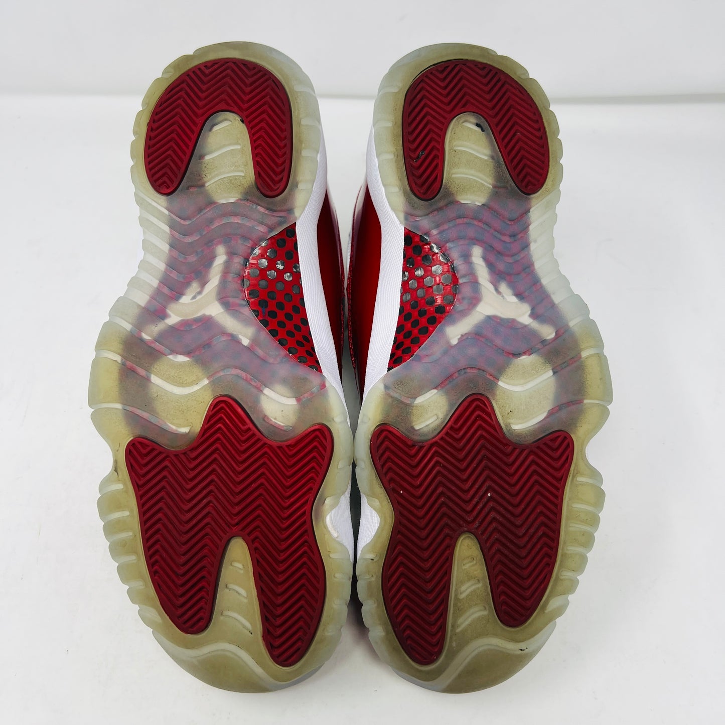 Jordan 11 Retro Cherry (2022)