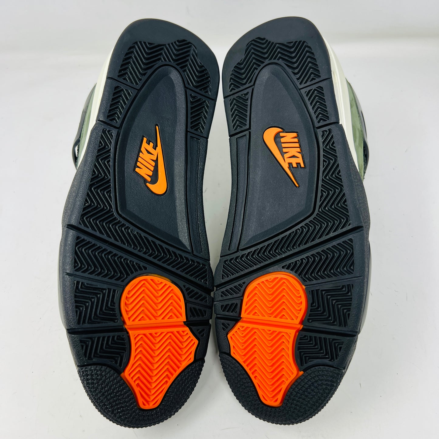 Jordan 4 Retro OG SP Undefeated (2025)