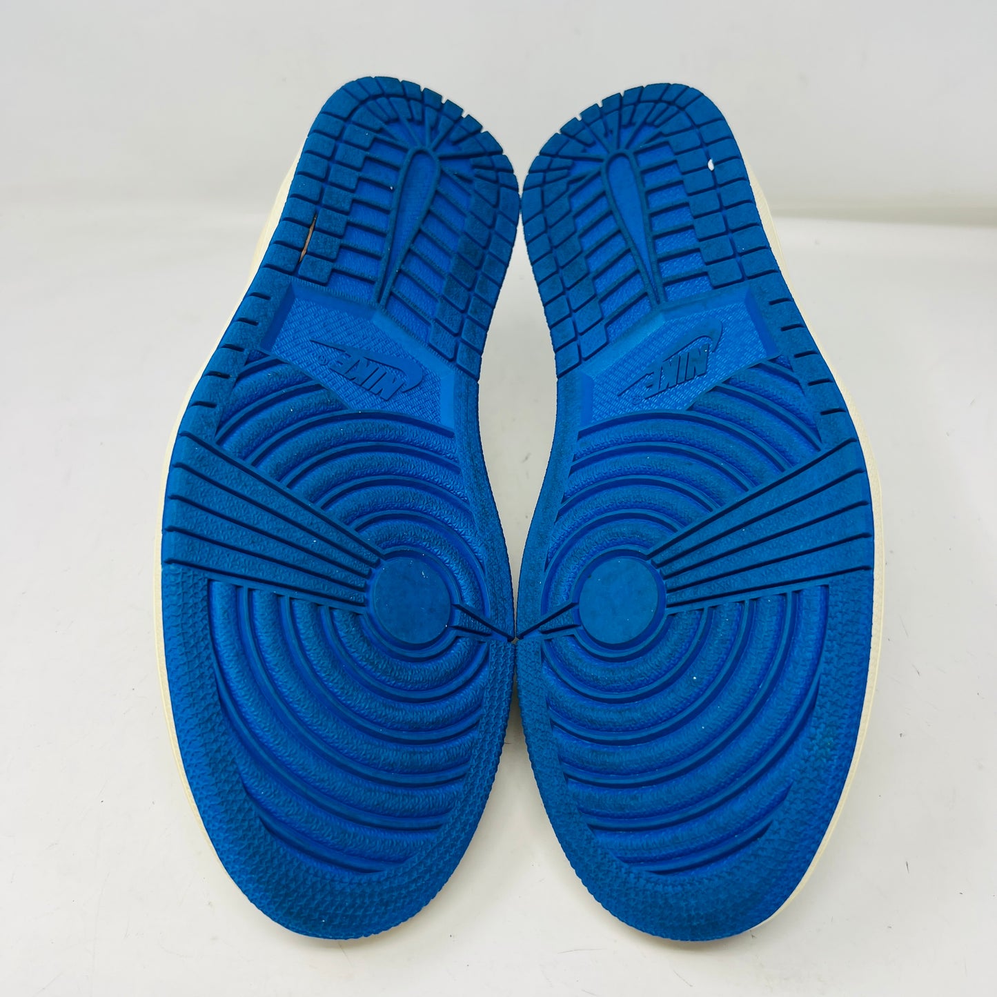 Jordan 1 Retro Low OG SP Fragment x Travis Scott