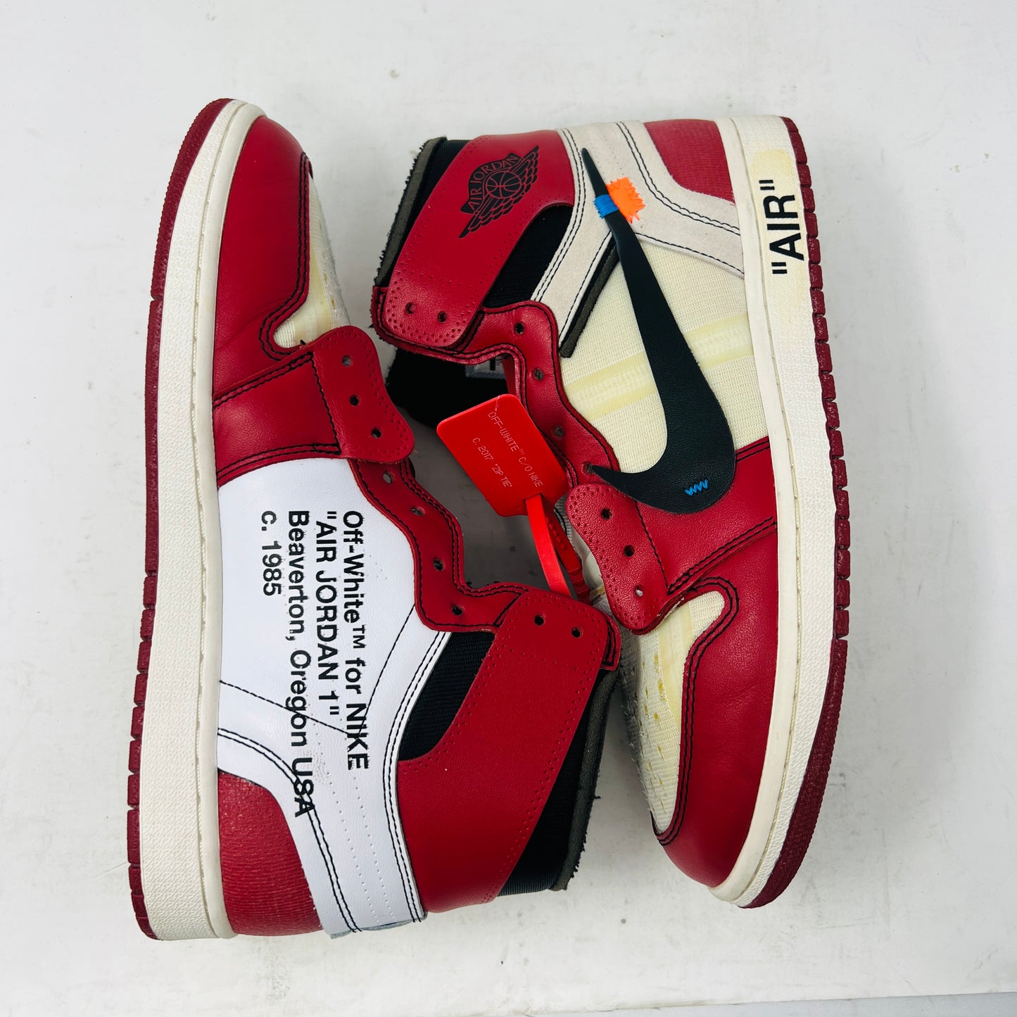 Jordan 1 Retro High Off-White Chicago