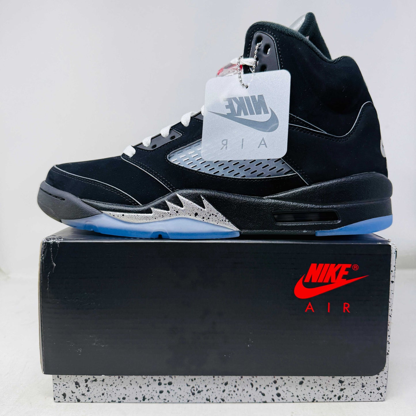 Jordan 5 Retro OG Black Metallic sneakers on box, new with tag.