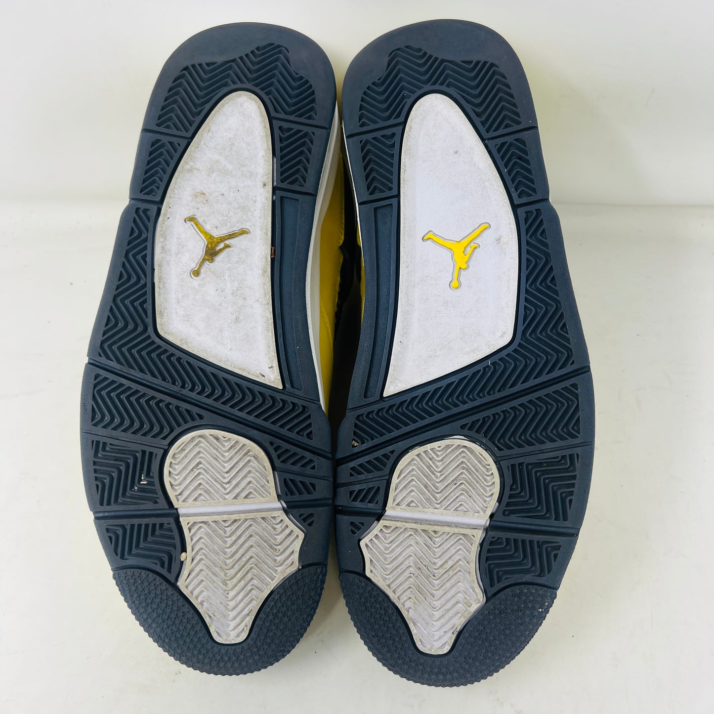 Jordan 4 Retro Lightning (2021)