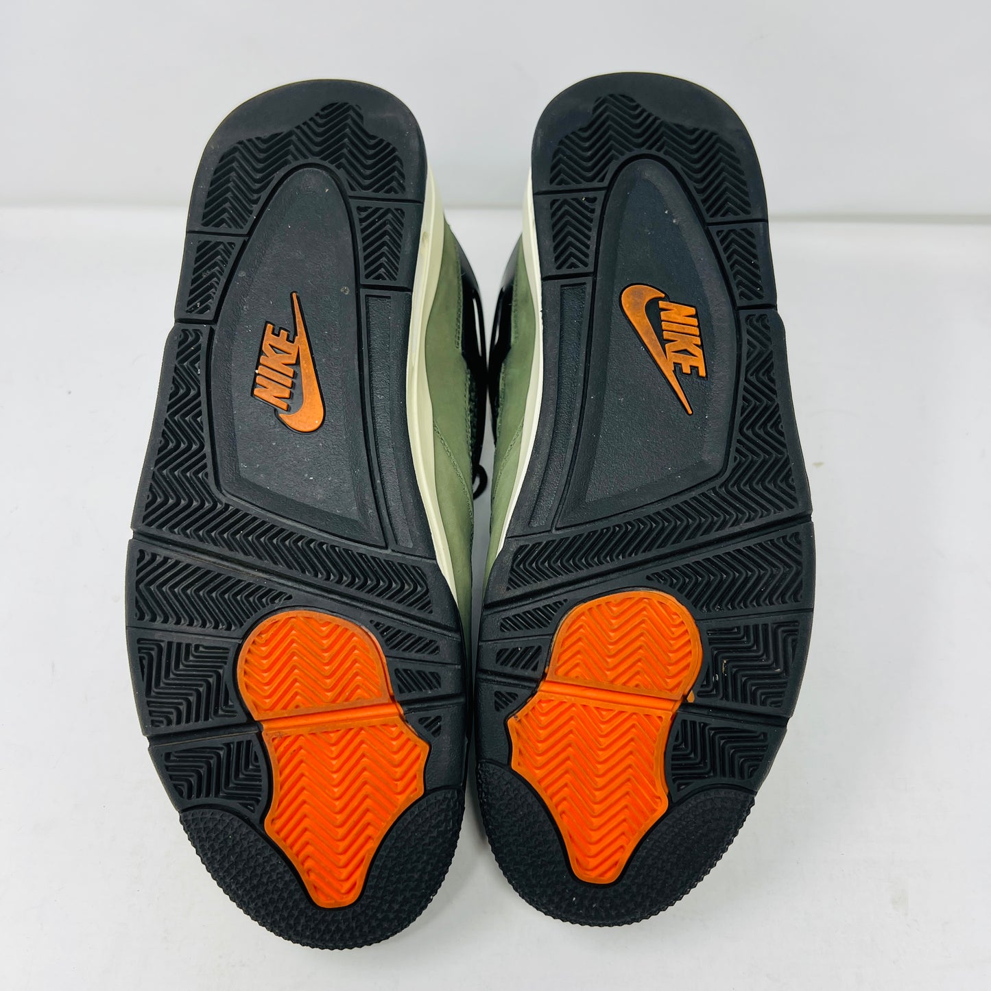 Jordan 4 Retro OG SP Undefeated (2025)