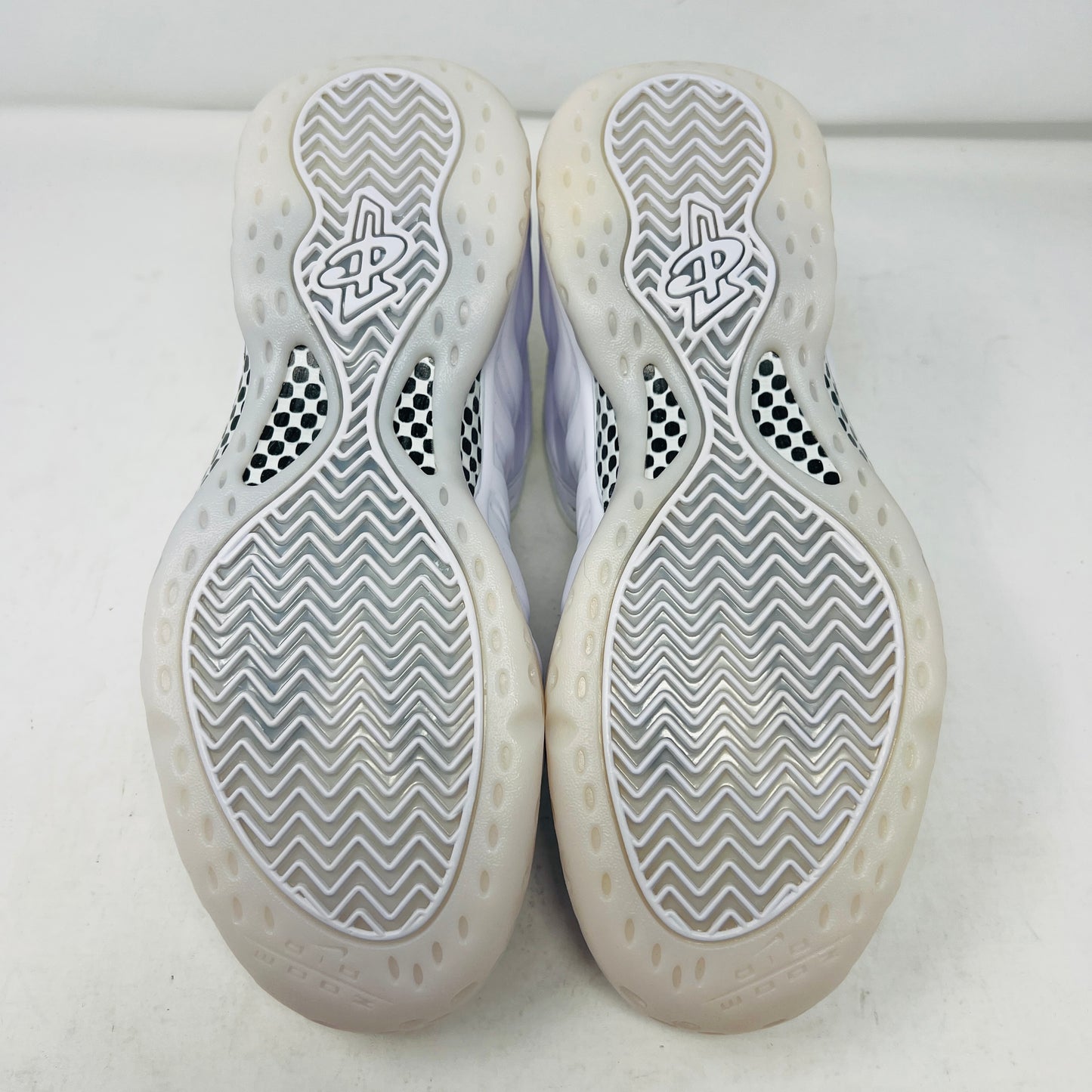 Nike Air Foamposite One Triple White