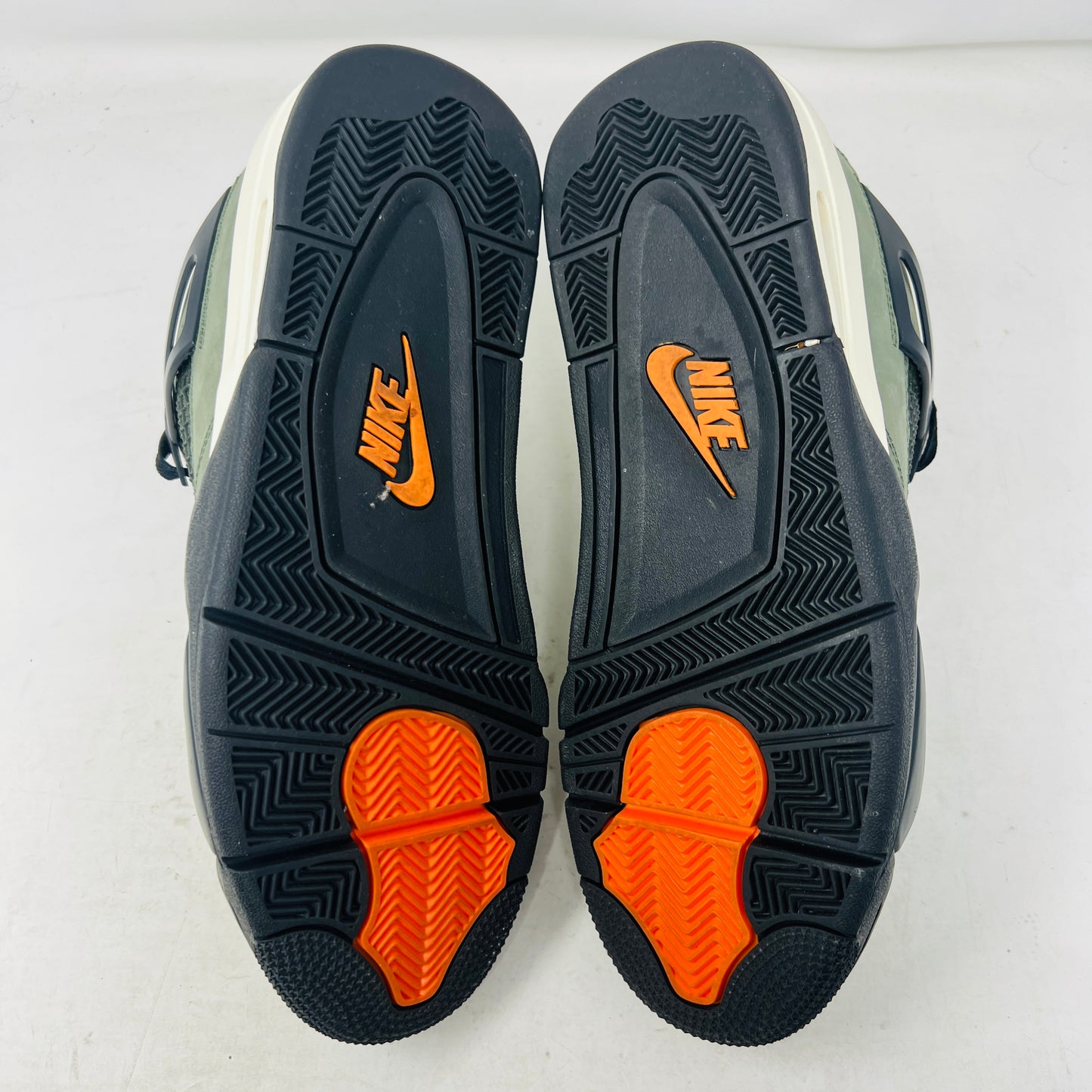 Jordan 4 Retro OG SP Undefeated (2025)