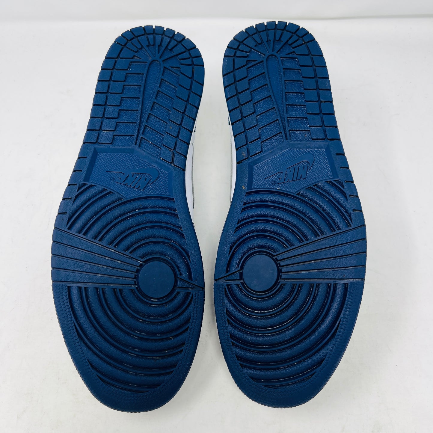 Jordan 1 Low SB Midnight Navy