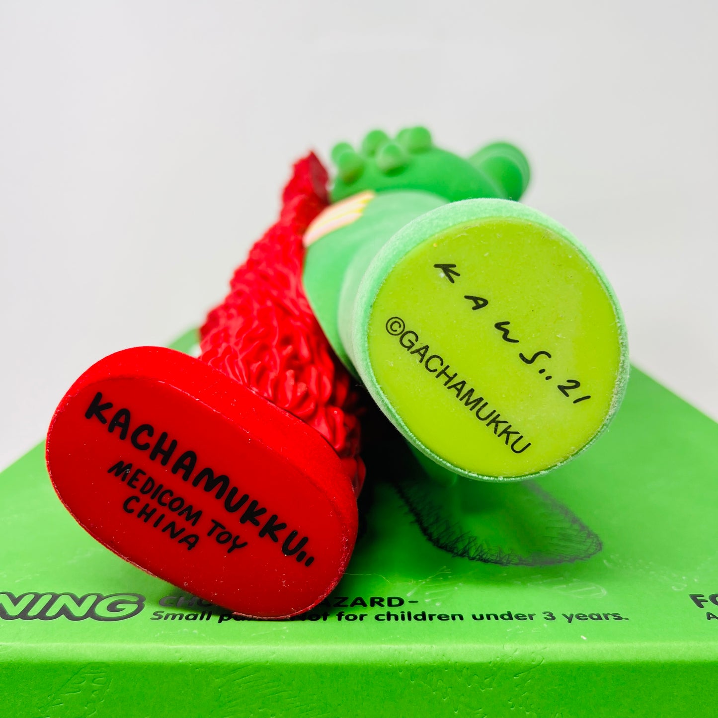 KAWS KACHAMUKKU Vinyl Figure Green/Red