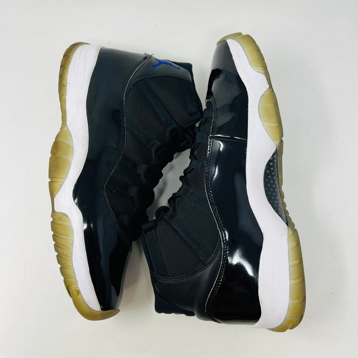 Jordan 11 Retro Space Jam (2016)