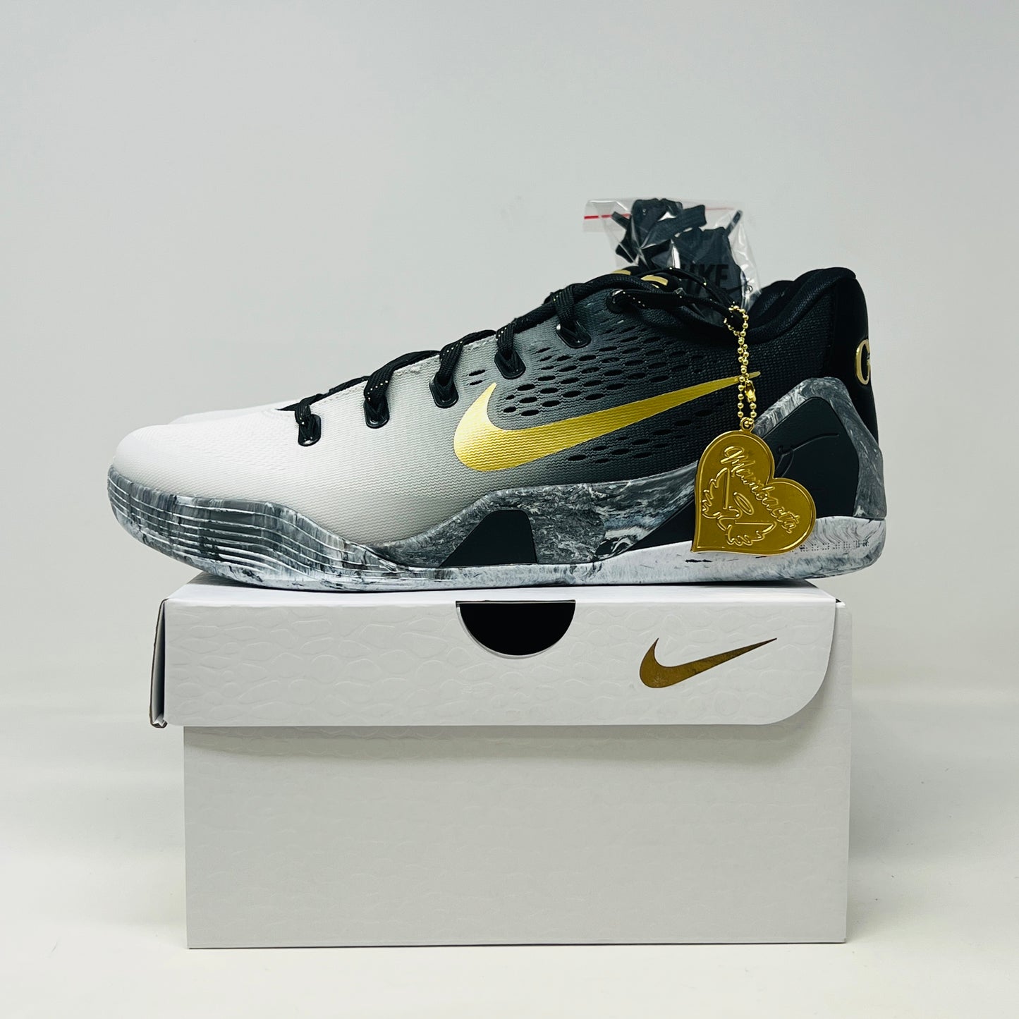 Nike Kobe 9 EM Low Mambacita