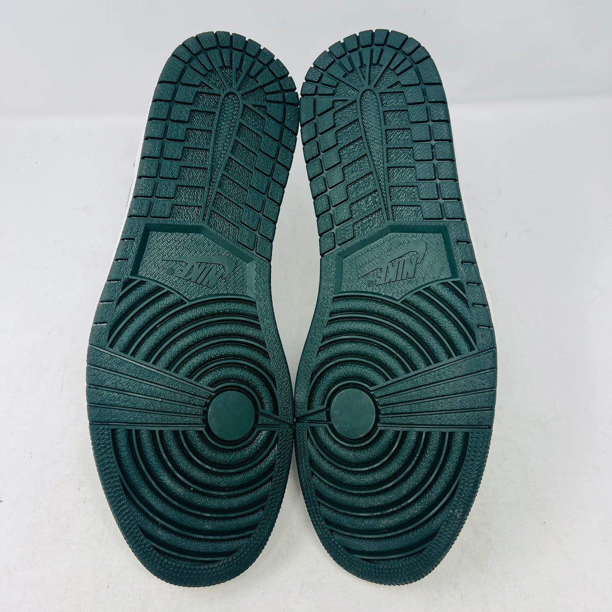 Jordan 1 Retro Grove Green