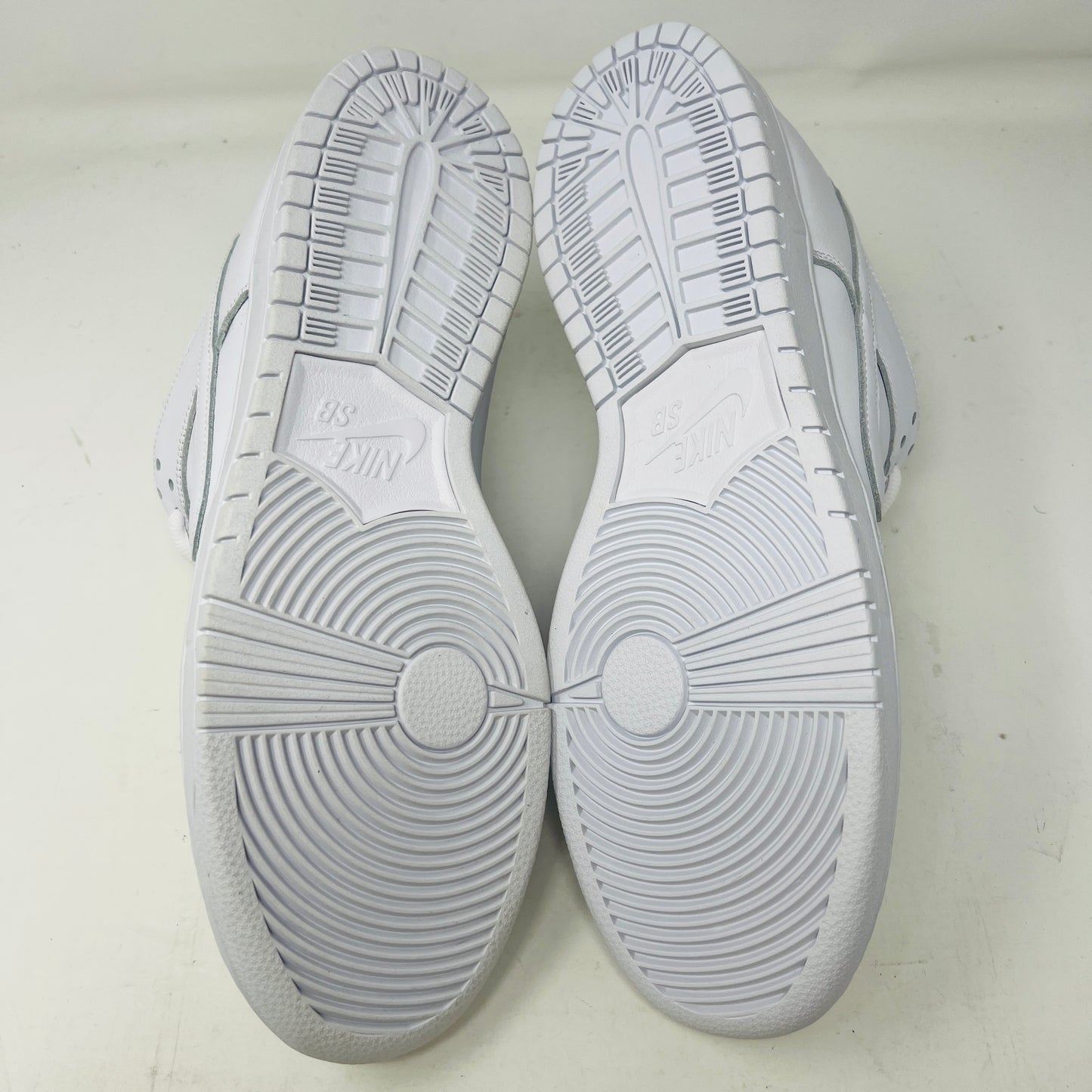 Nike SB Dunk Low Pro Triple White