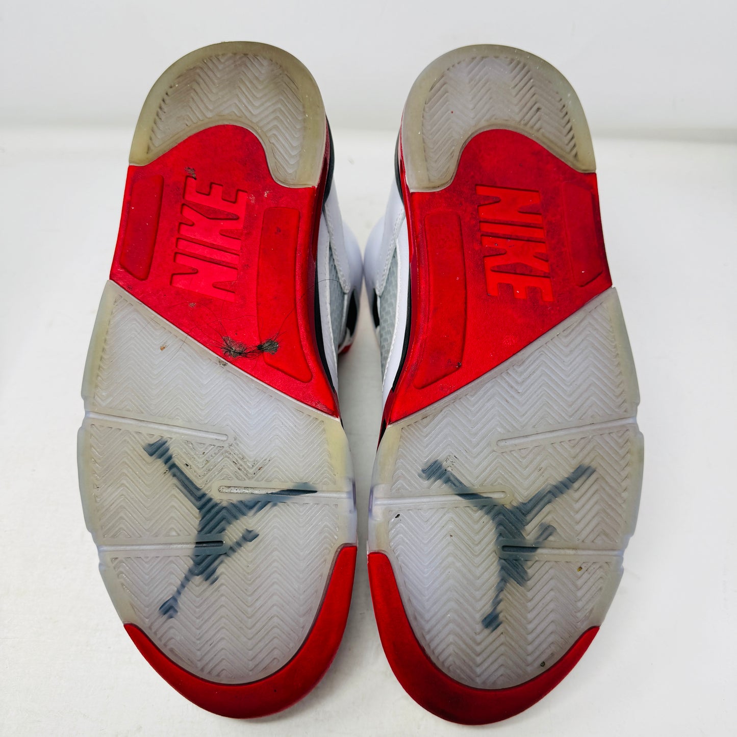 Jordan 5 Retro Fire Red Black Tongue (2025)