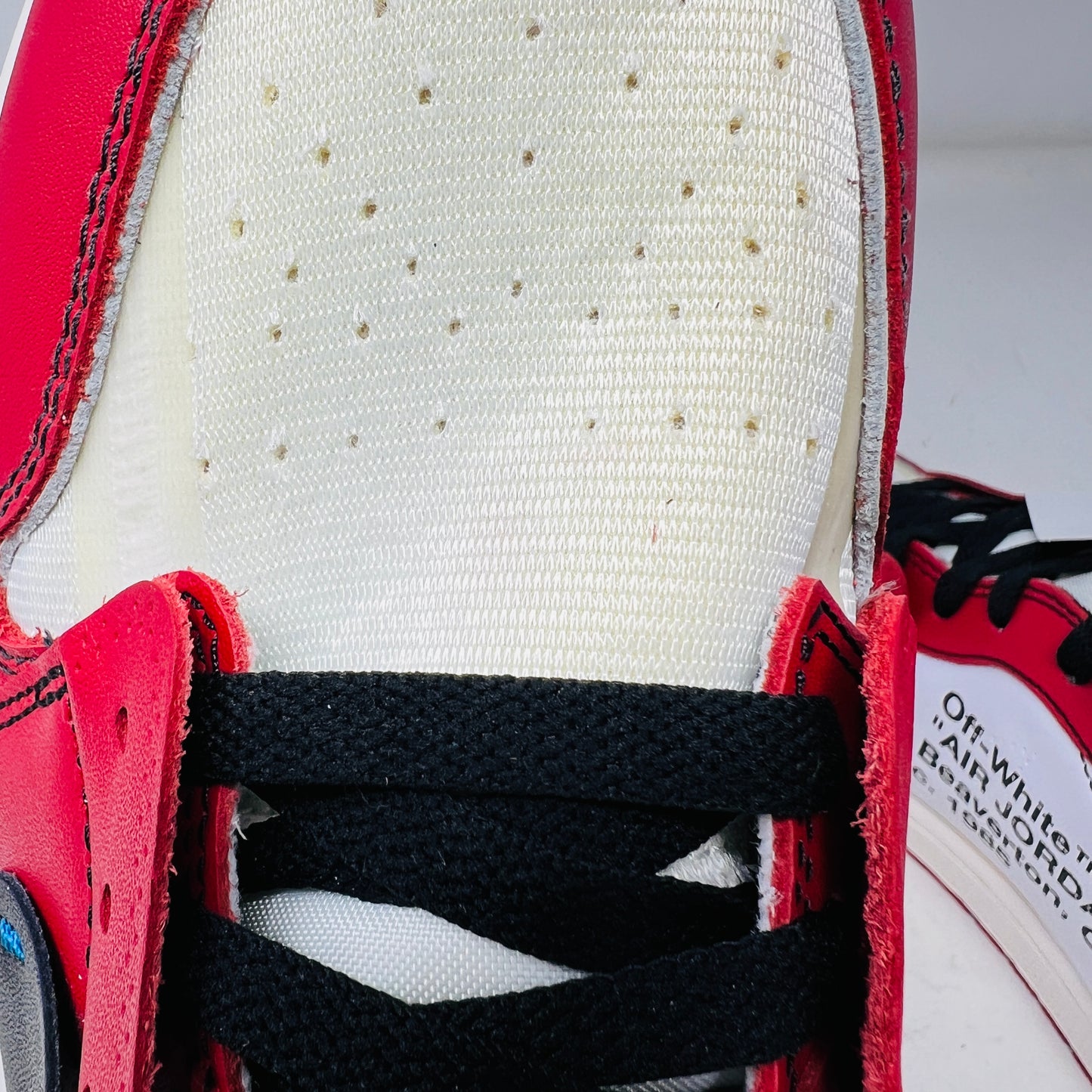 Jordan 1 Retro High Off-White Chicago