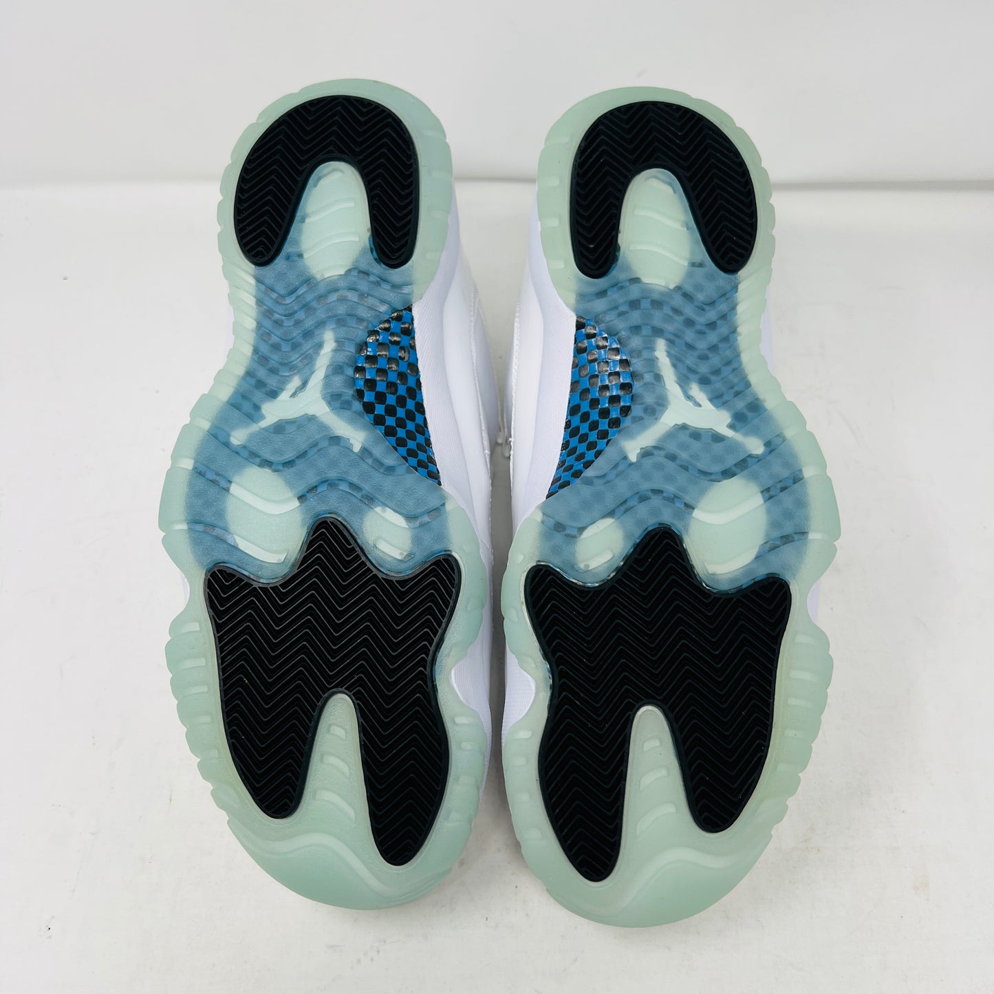 Jordan 11 Retro Low Legend Blue