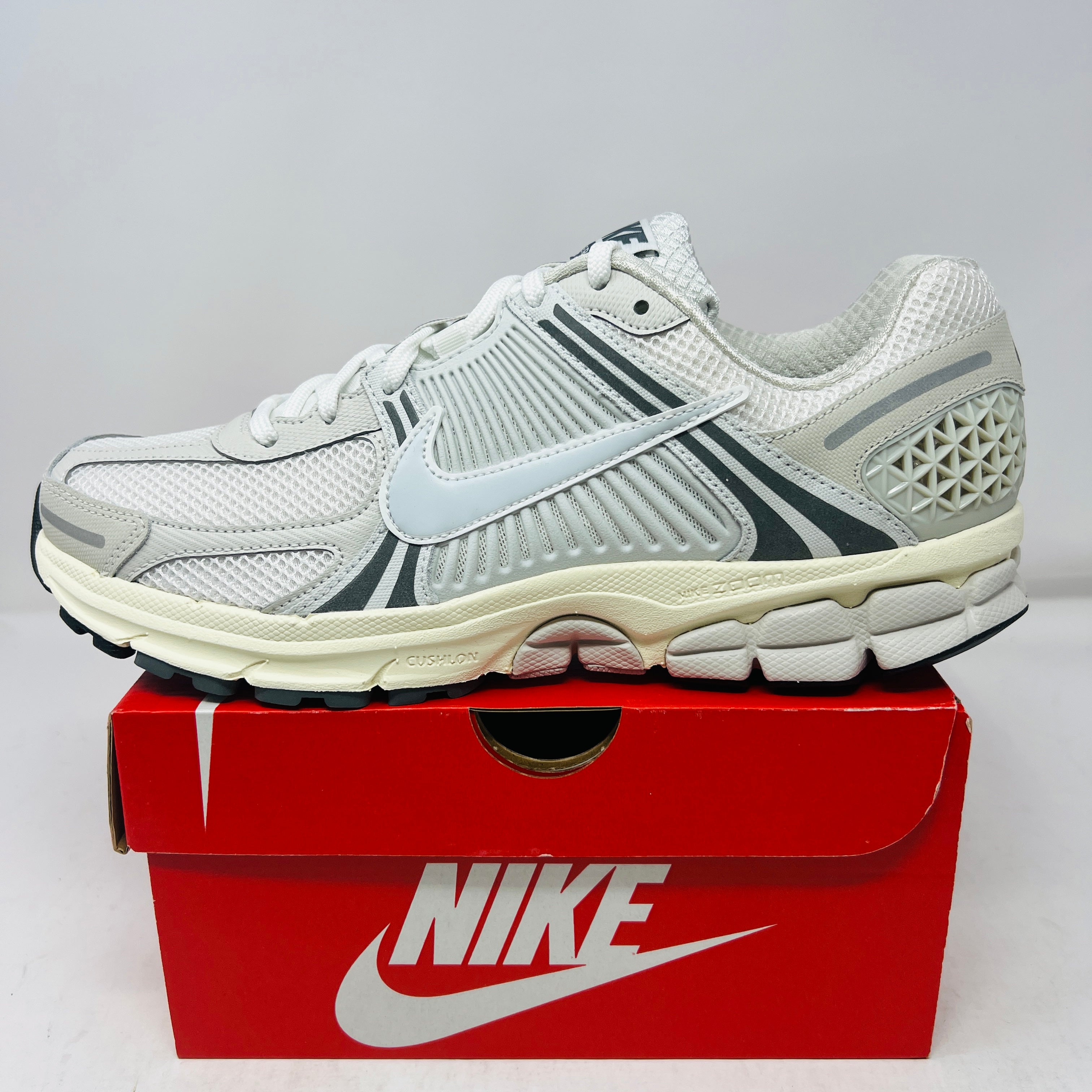 Nike Zoom Vomero 5 Platinum Tint – Holy Ground