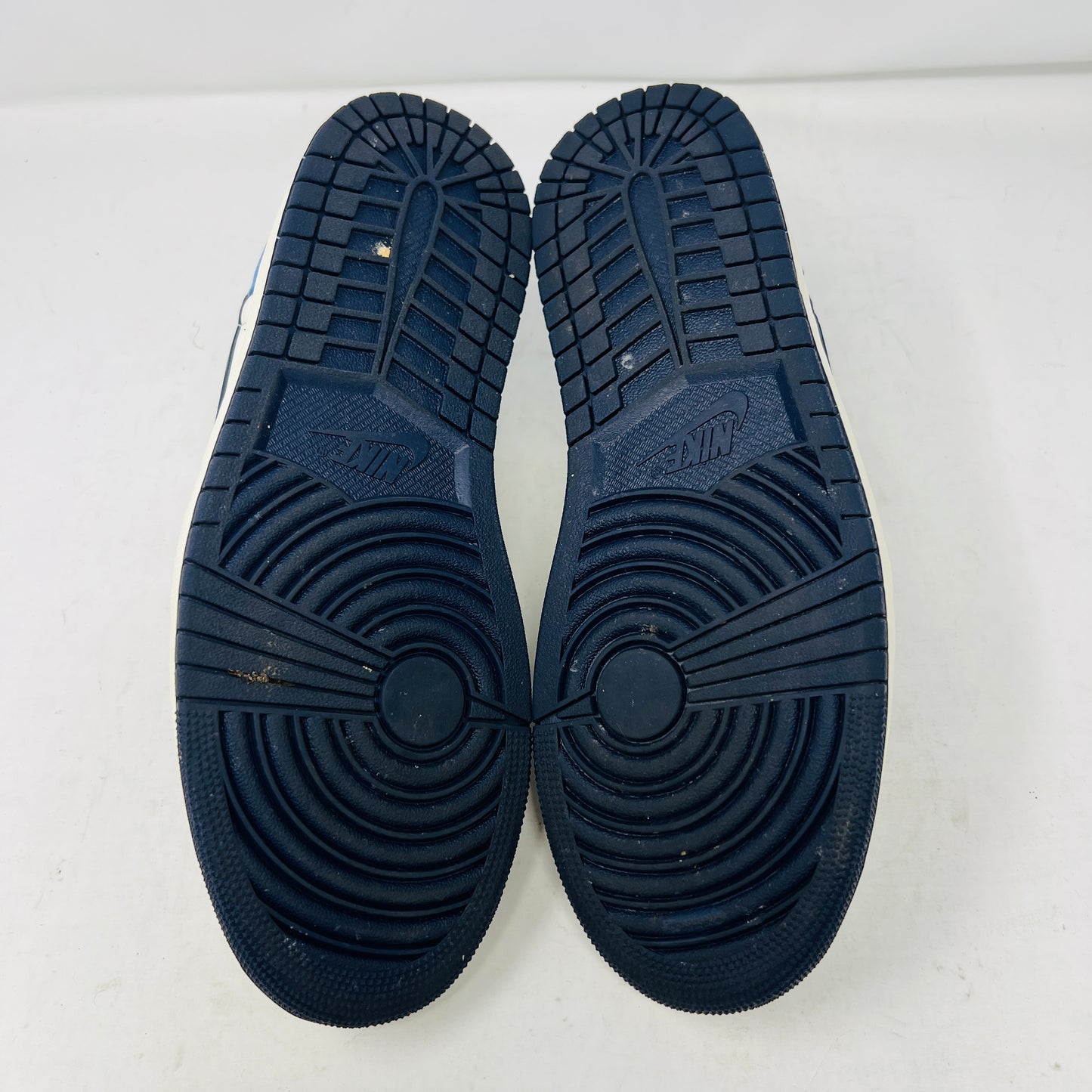 Jordan 1 Low OG Obsidian UNC