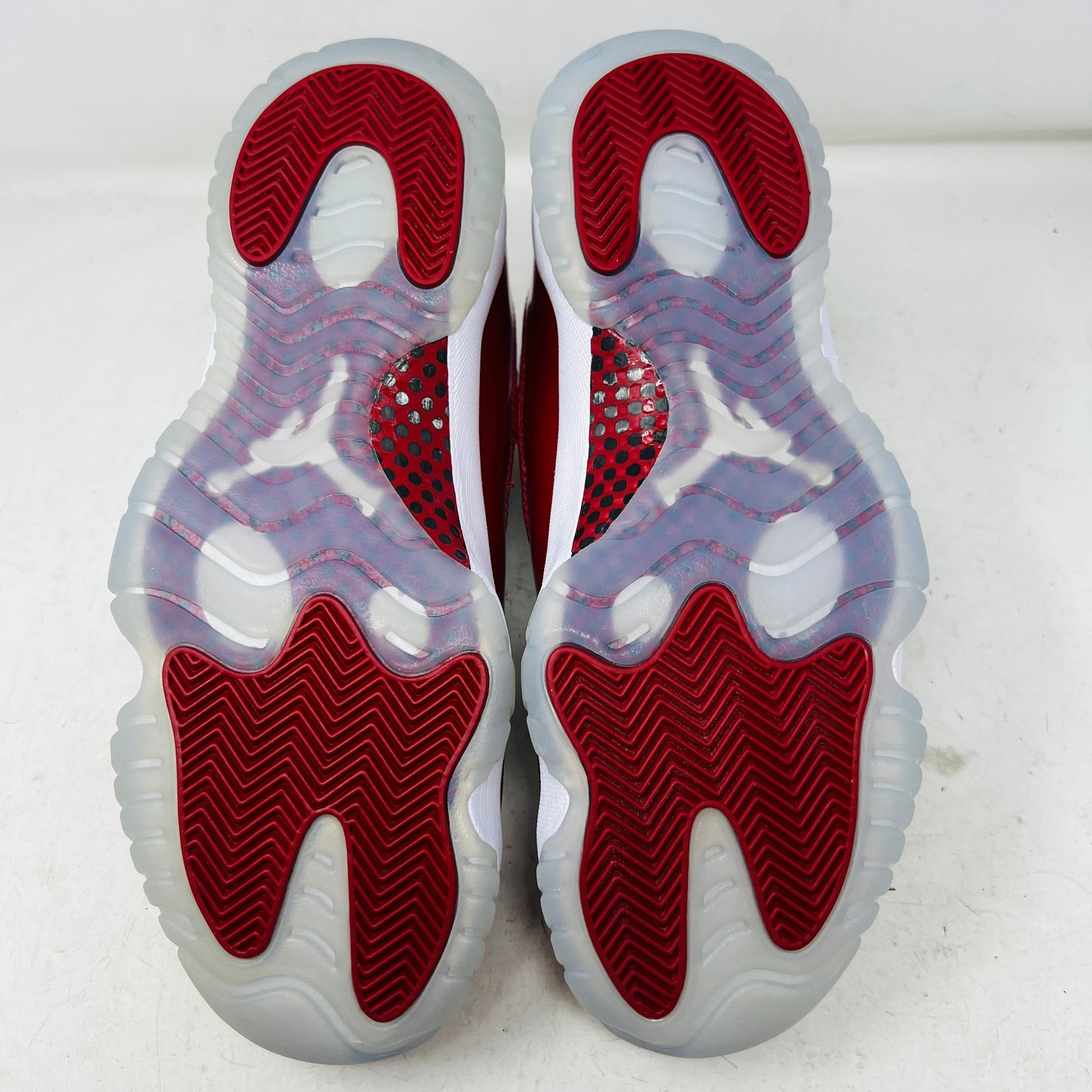 Jordan 11 Retro Cherry (2022)