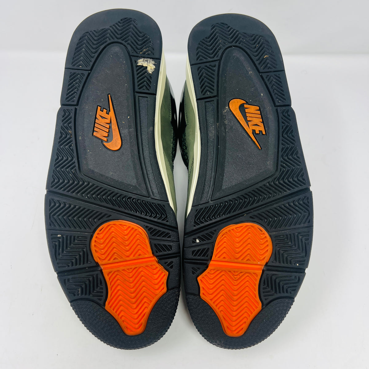 Jordan 4 Retro OG SP Undefeated