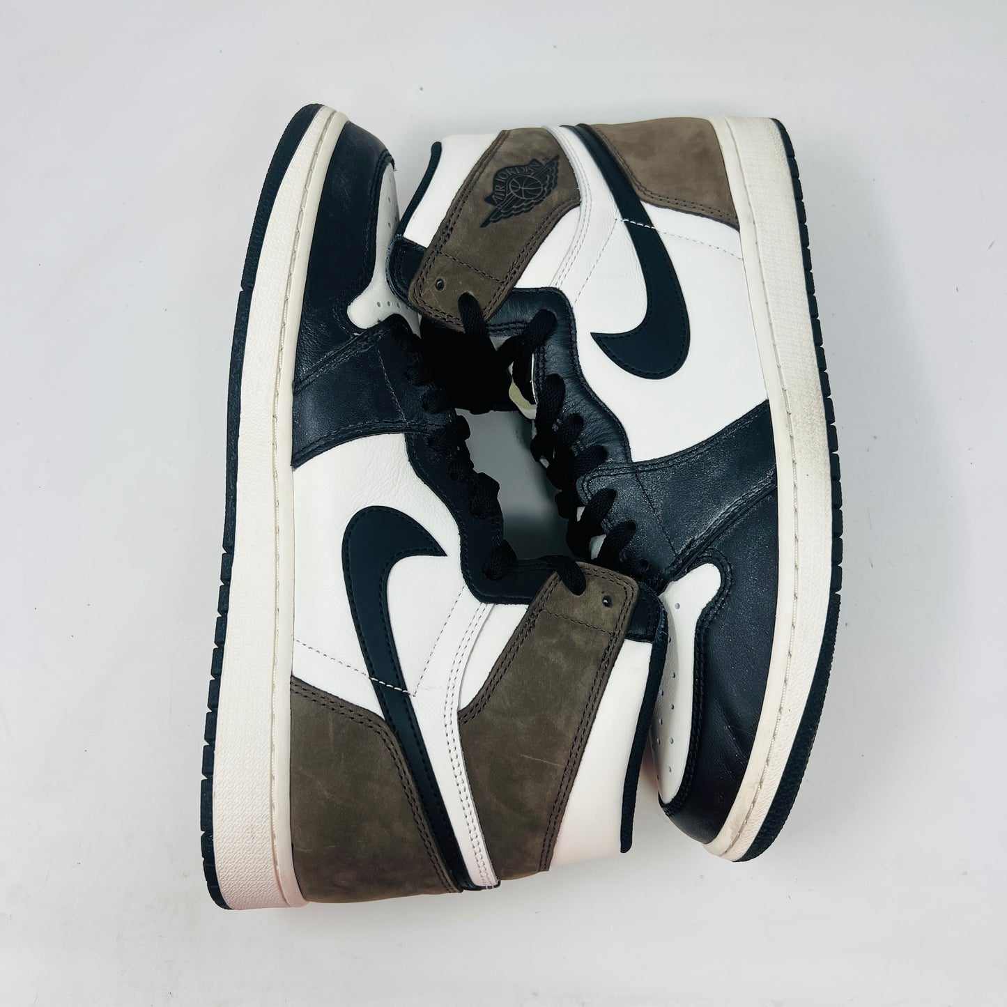 Jordan 1 Retro High Dark Mocha