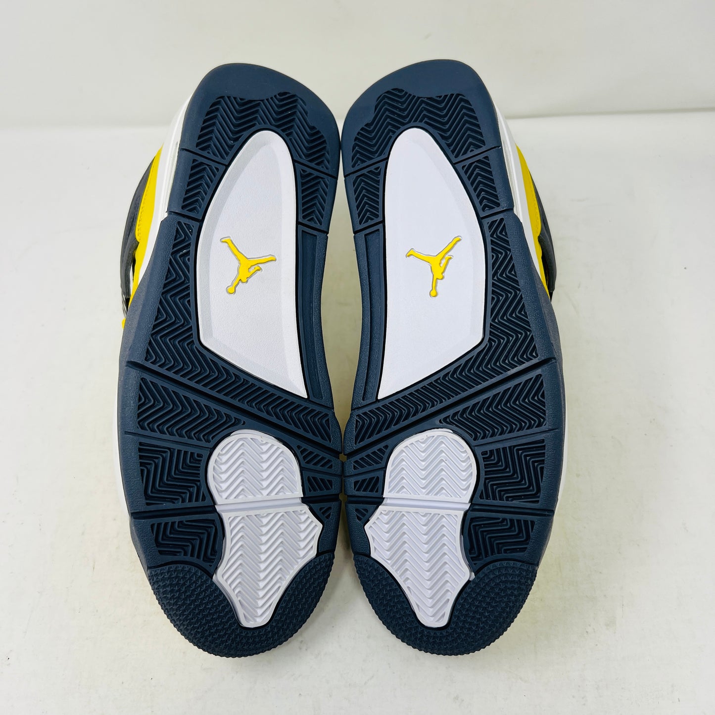 Jordan 4 Retro Lightning (2021)
