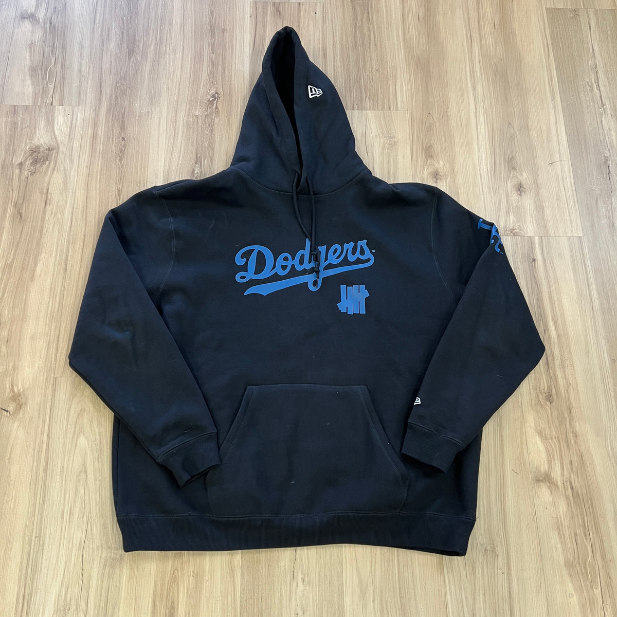New Era × Undefeated × Los Angeles Dodgers Hoodie Black