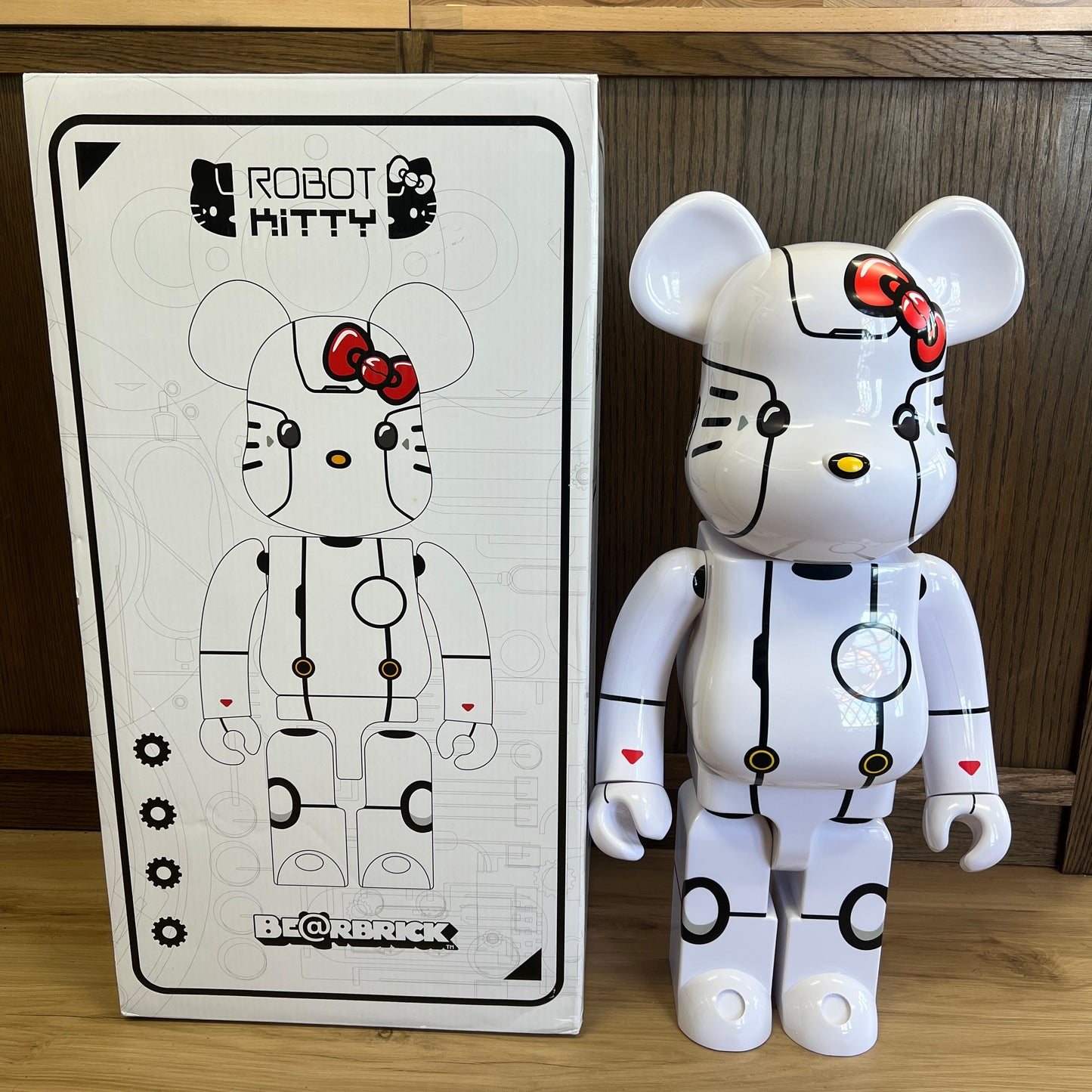Bearbrick Robot Hello Kitty 1000% White