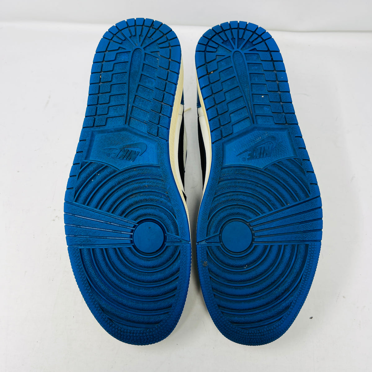 Jordan 1 Retro Low OG SP Fragment x Travis Scott